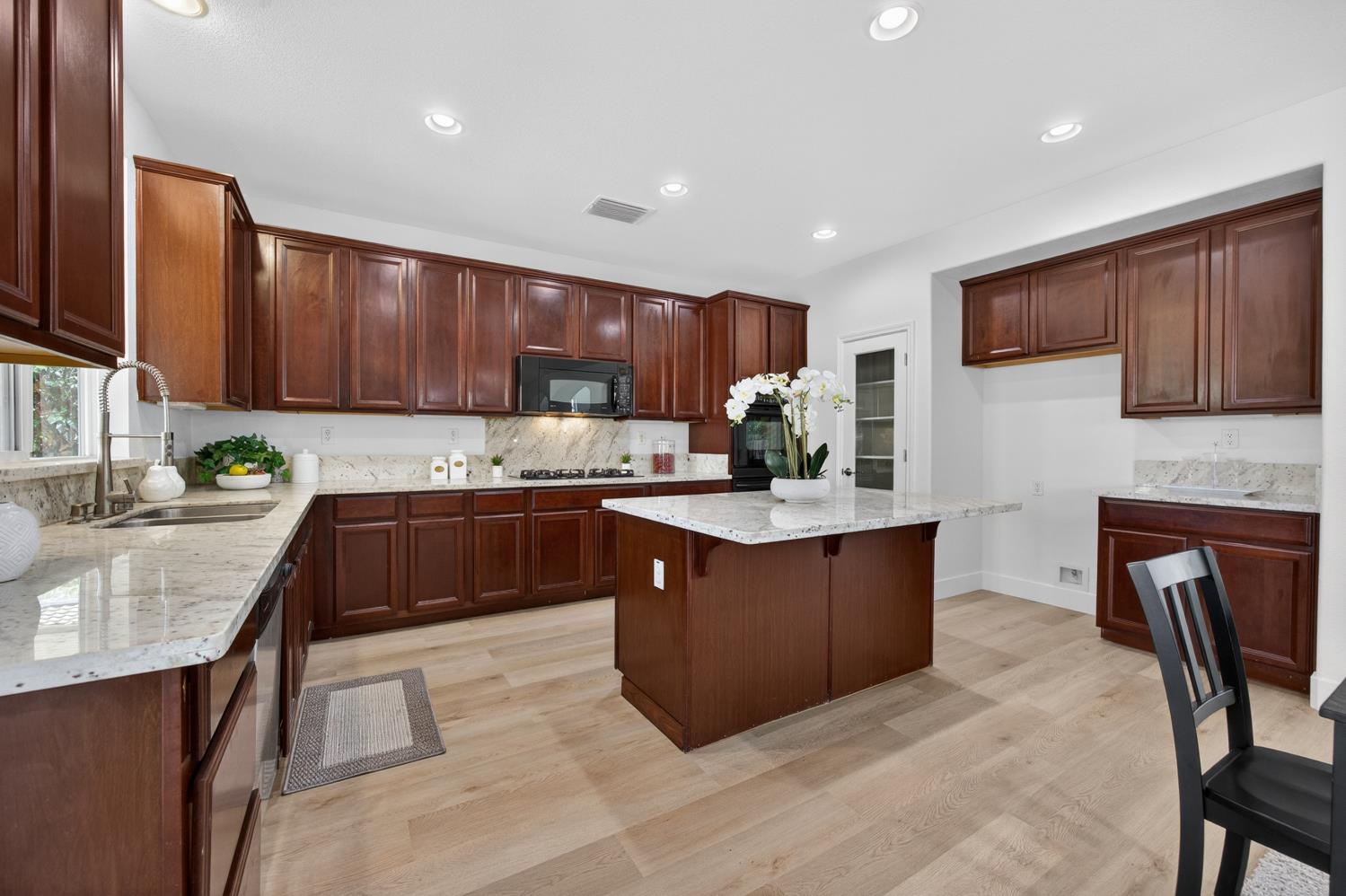 9837 LOIS STILTNER Court