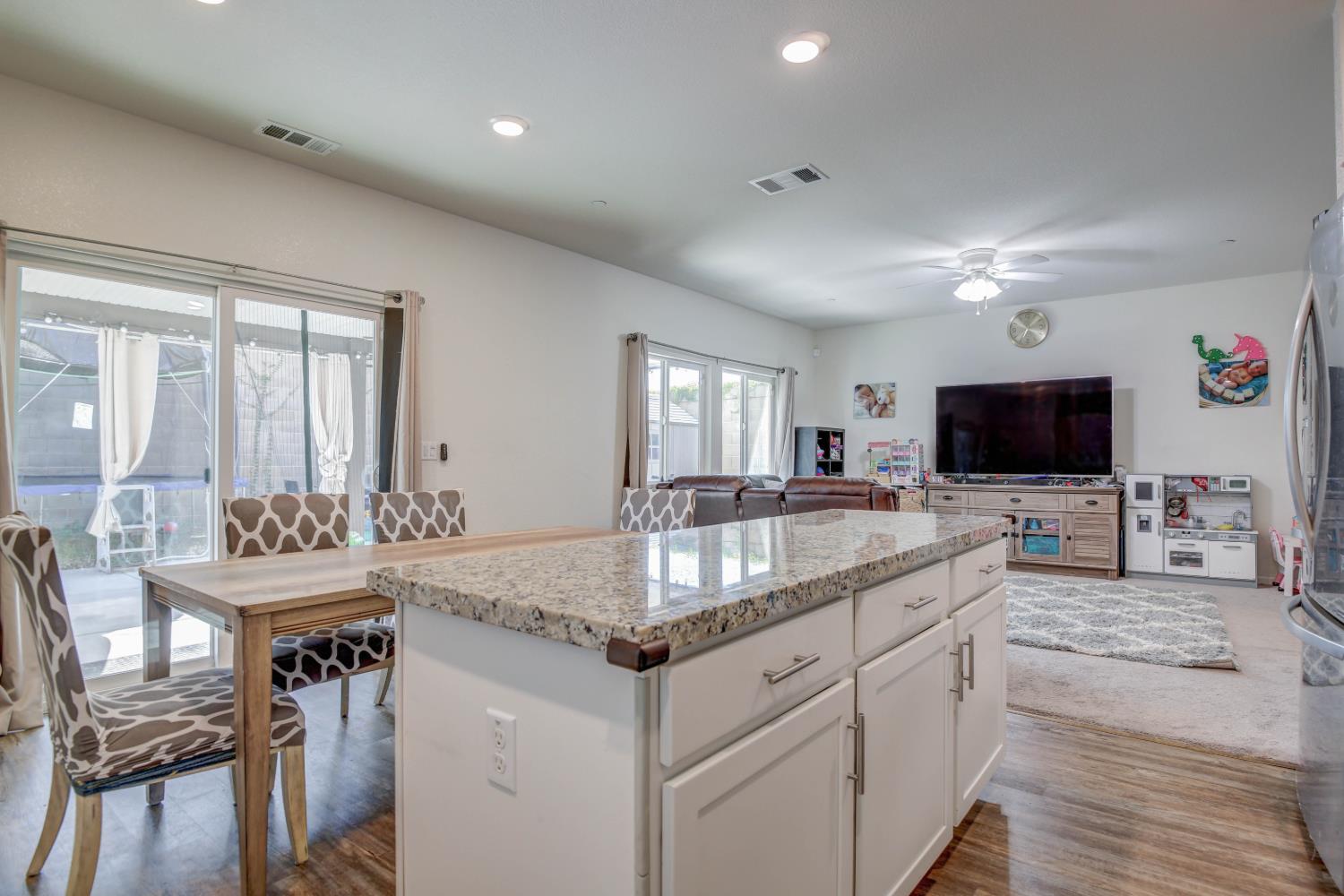 8320 KOSSUM Way