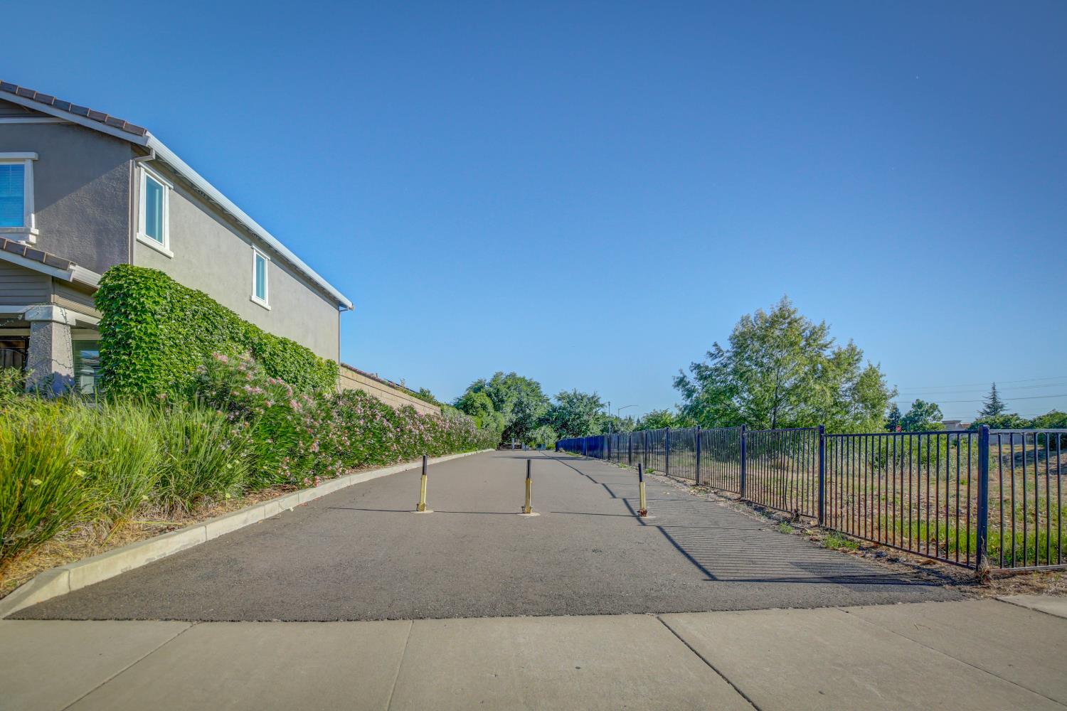 8320 KOSSUM Way