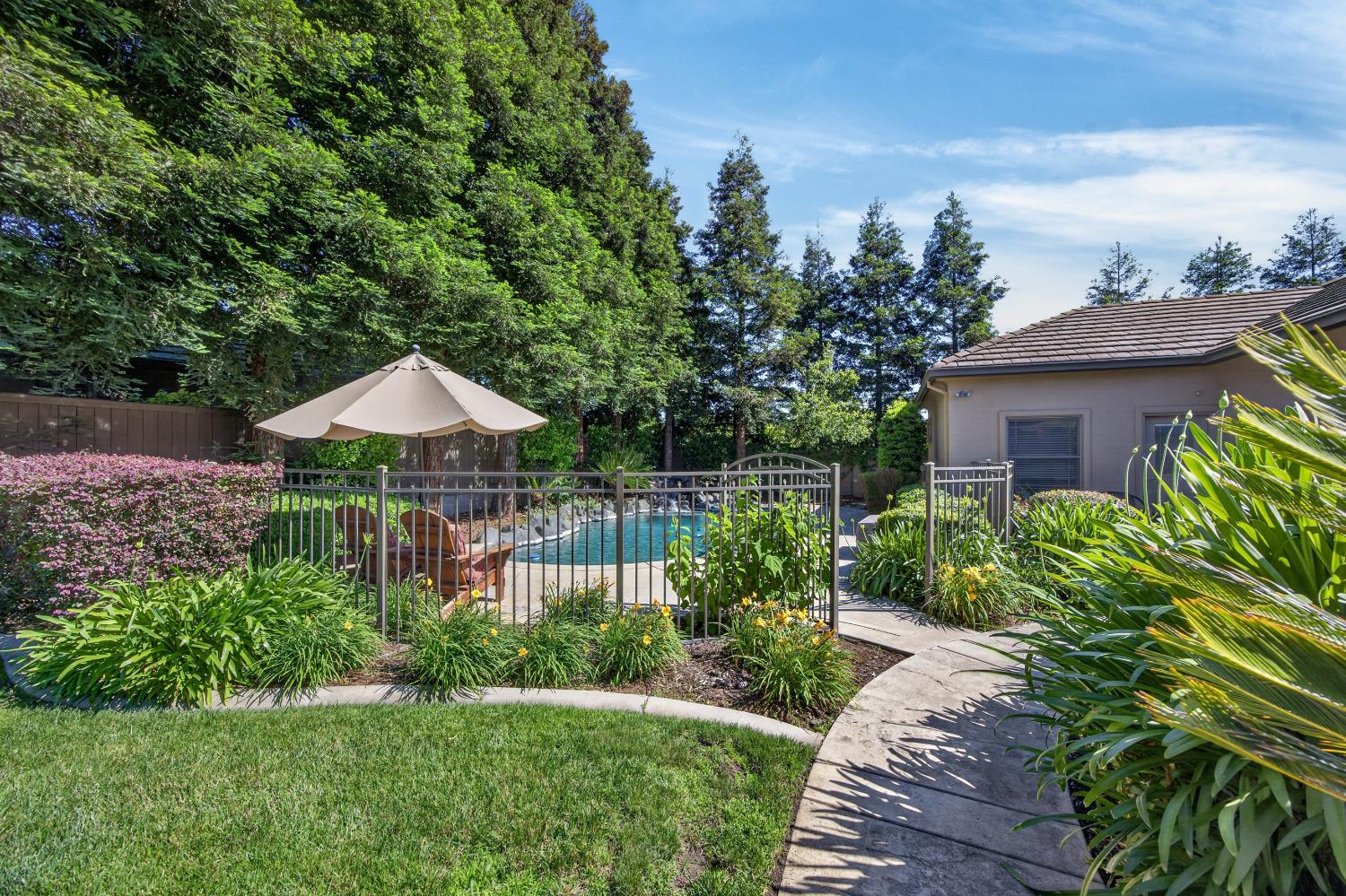 9569 De La Rosa Place