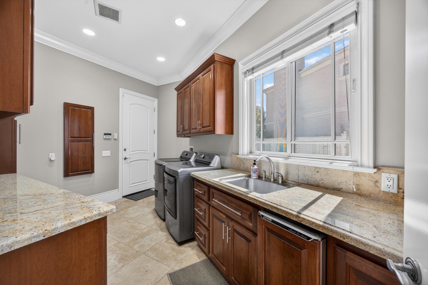 9569 De La Rosa Place