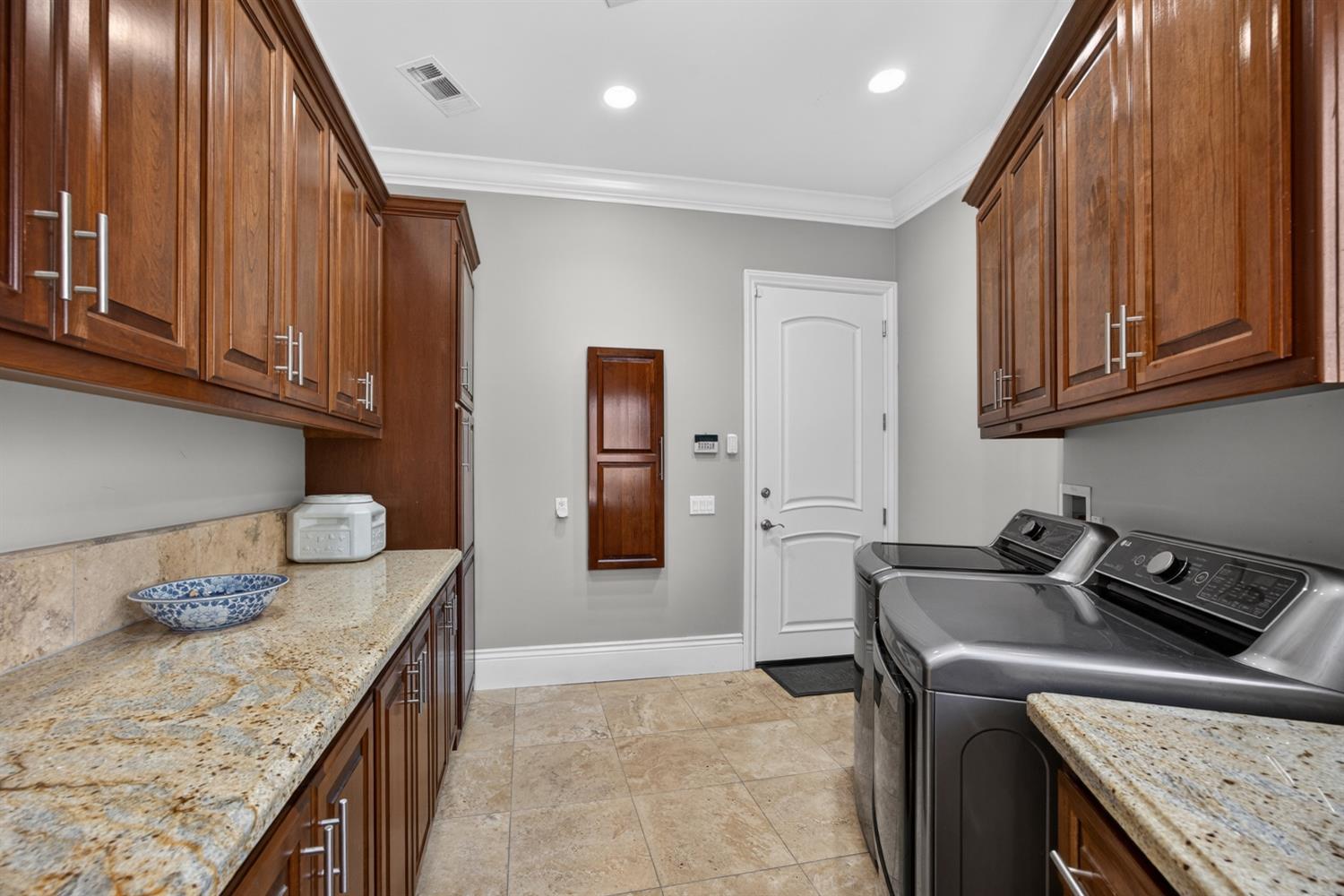 9569 De La Rosa Place