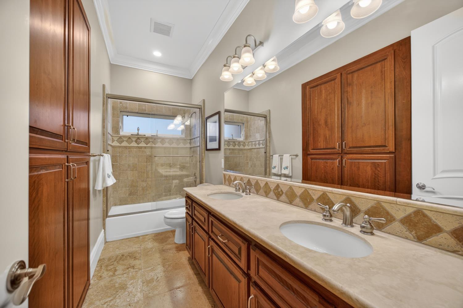 9569 De La Rosa Place