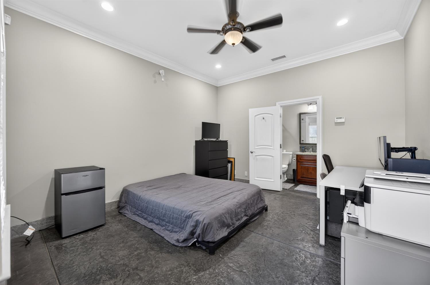 9569 De La Rosa Place