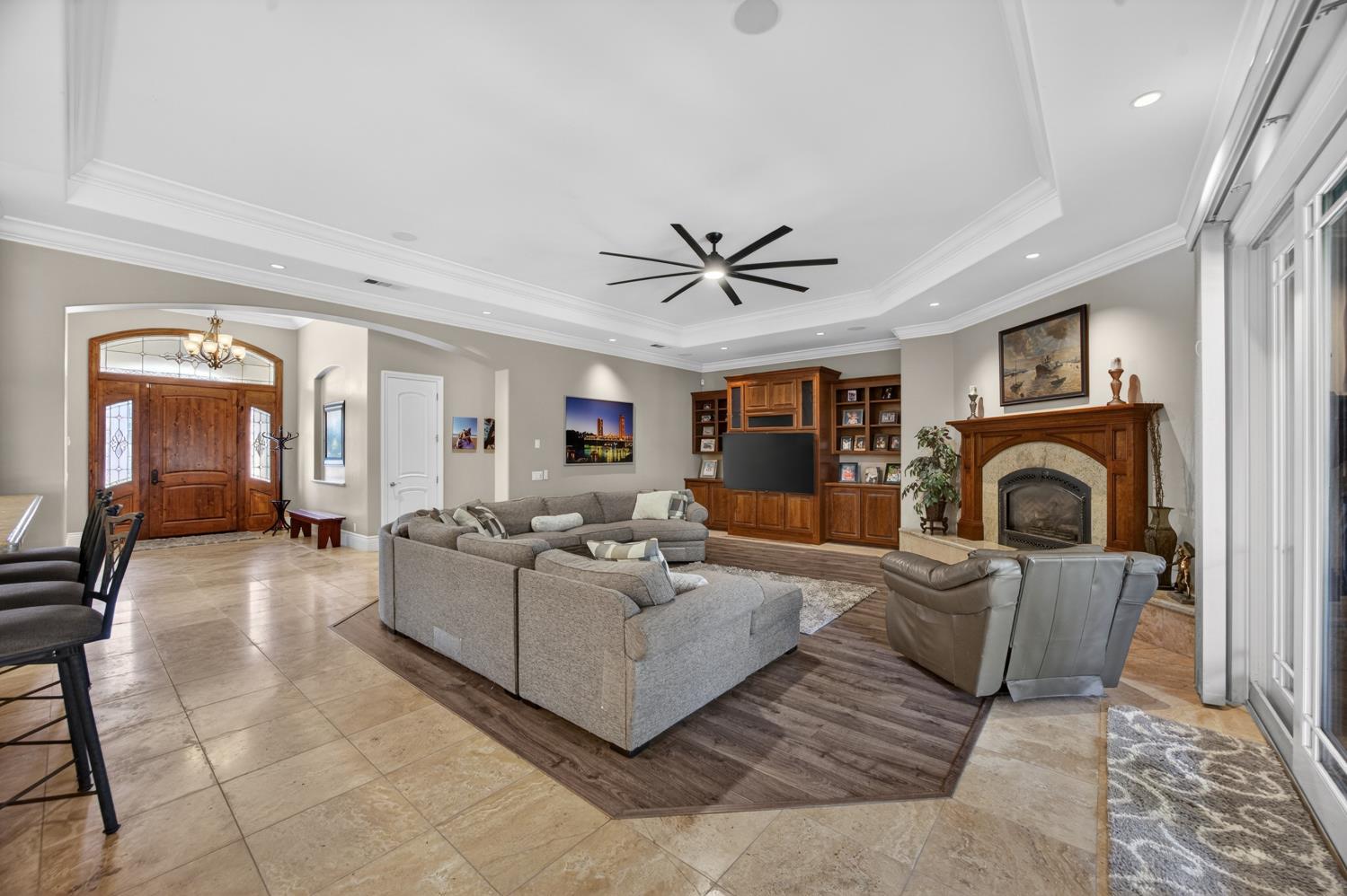 9569 De La Rosa Place