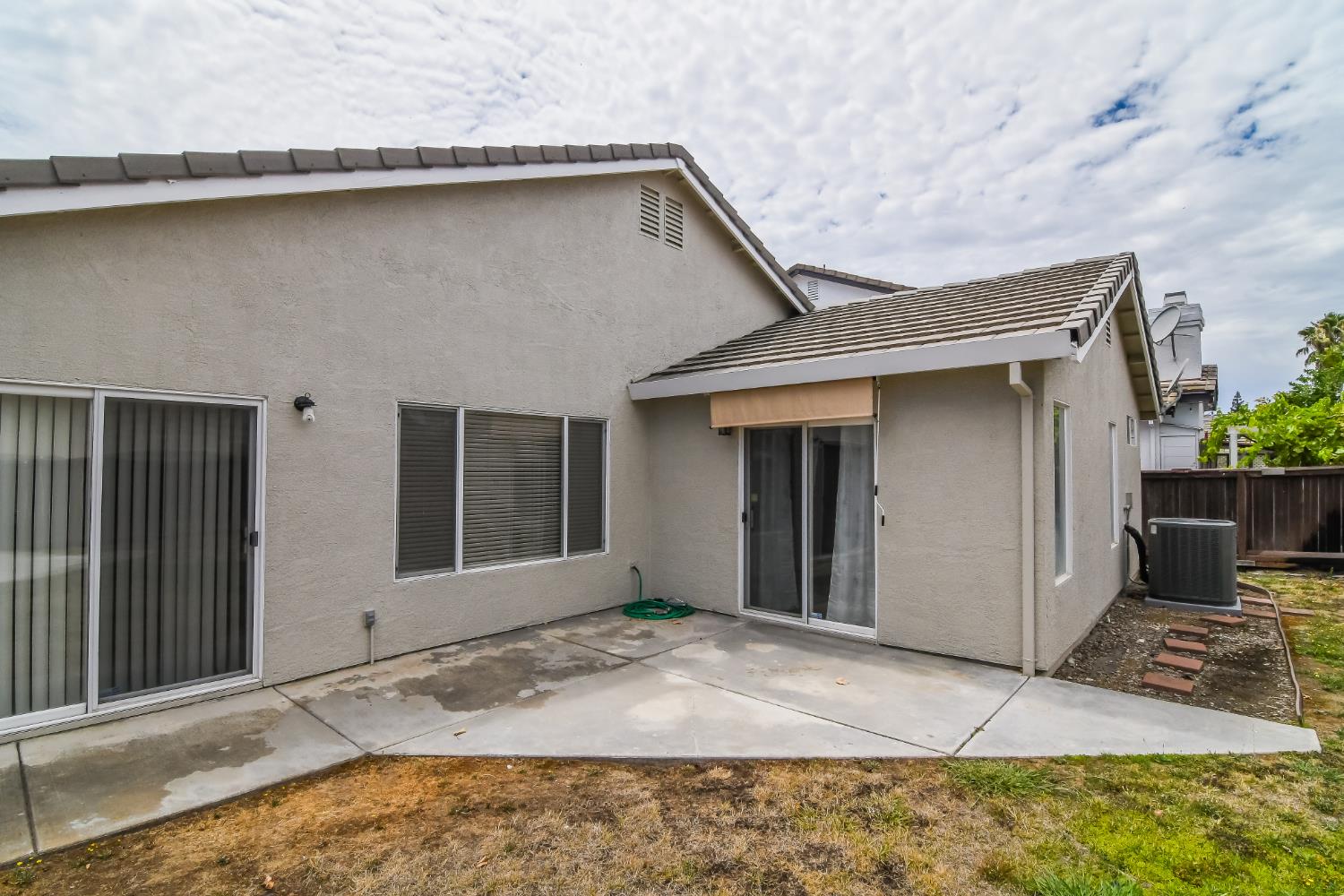 6613 Eskridge Way