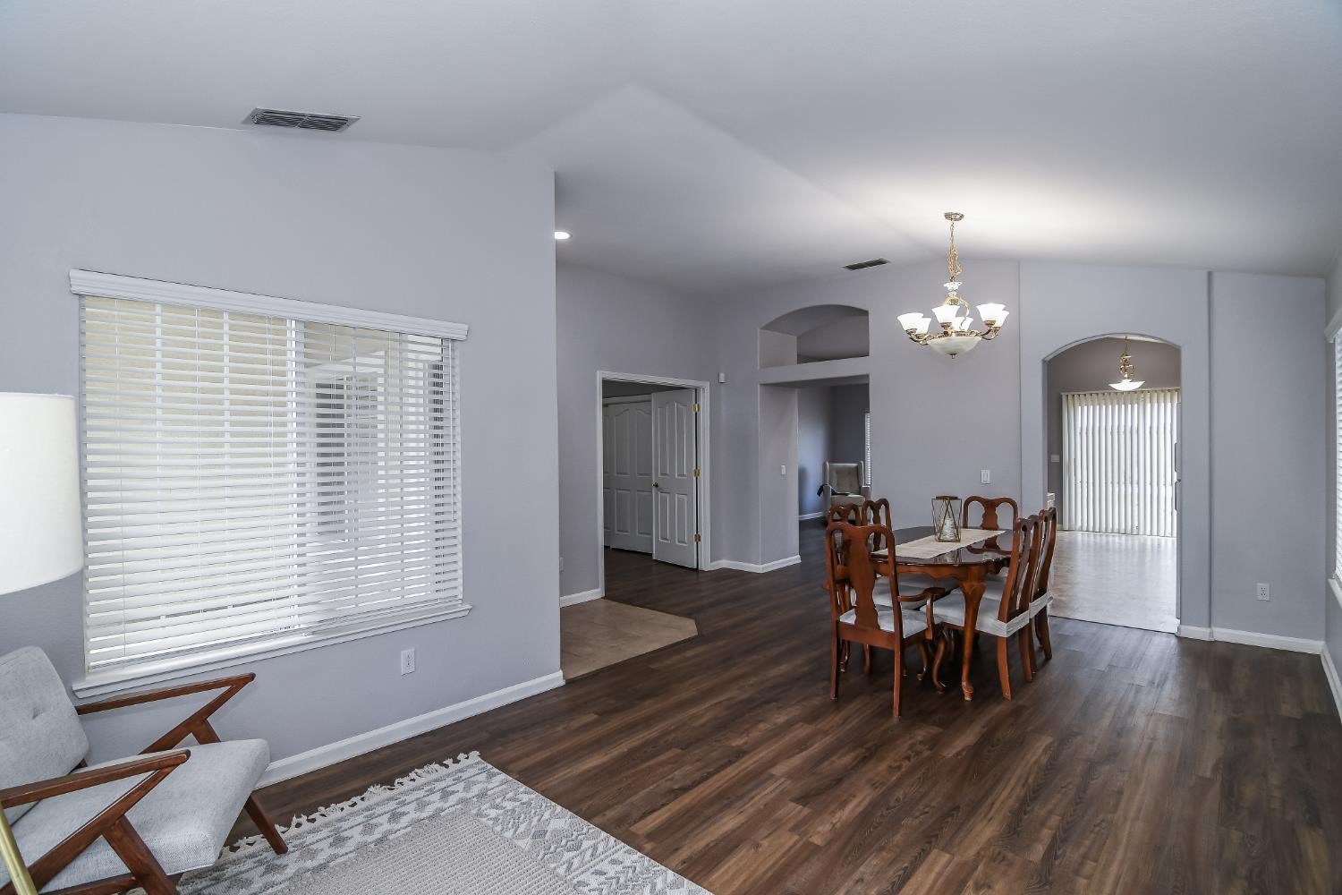 6613 Eskridge Way