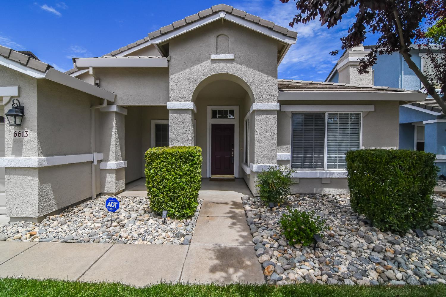 6613 Eskridge Way