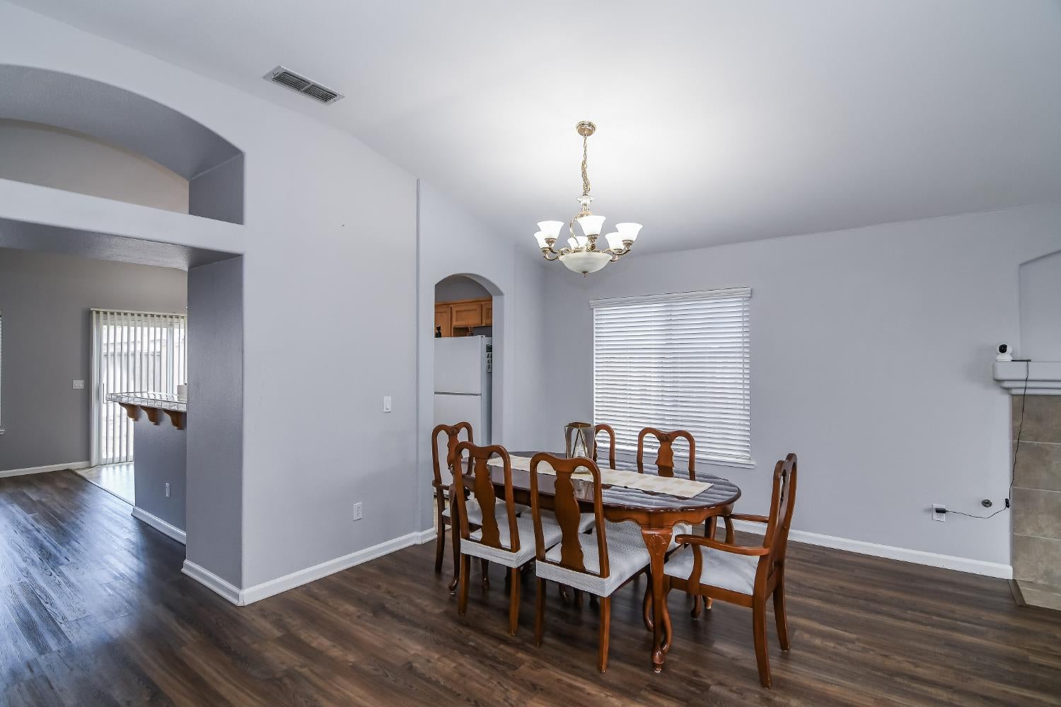 6613 Eskridge Way