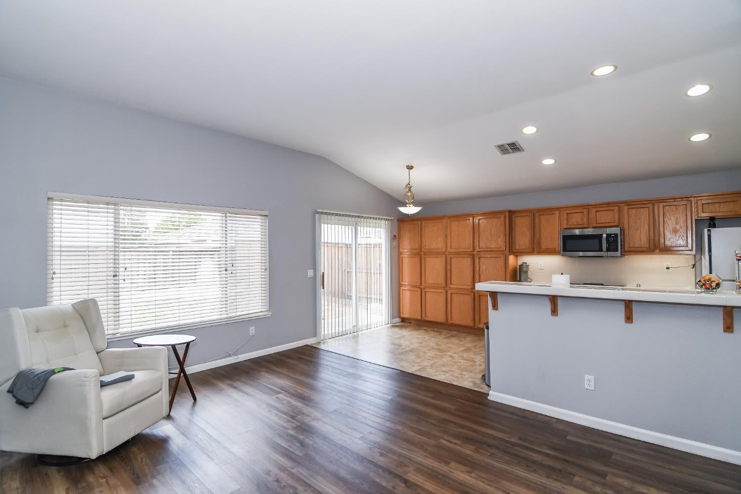6613 Eskridge Way