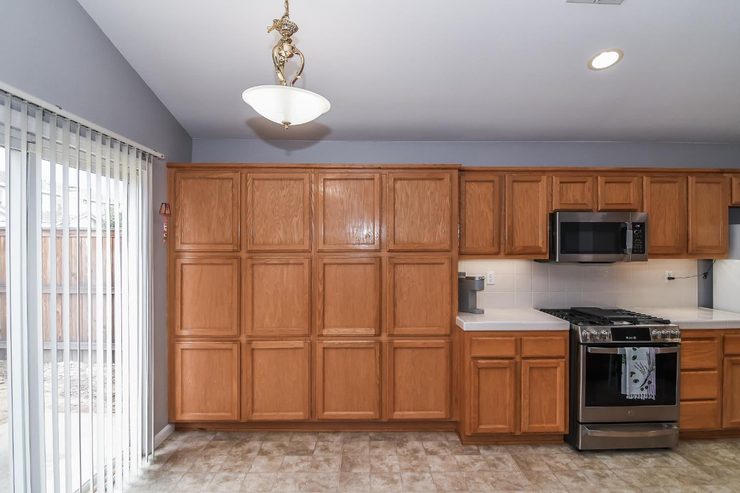 6613 Eskridge Way