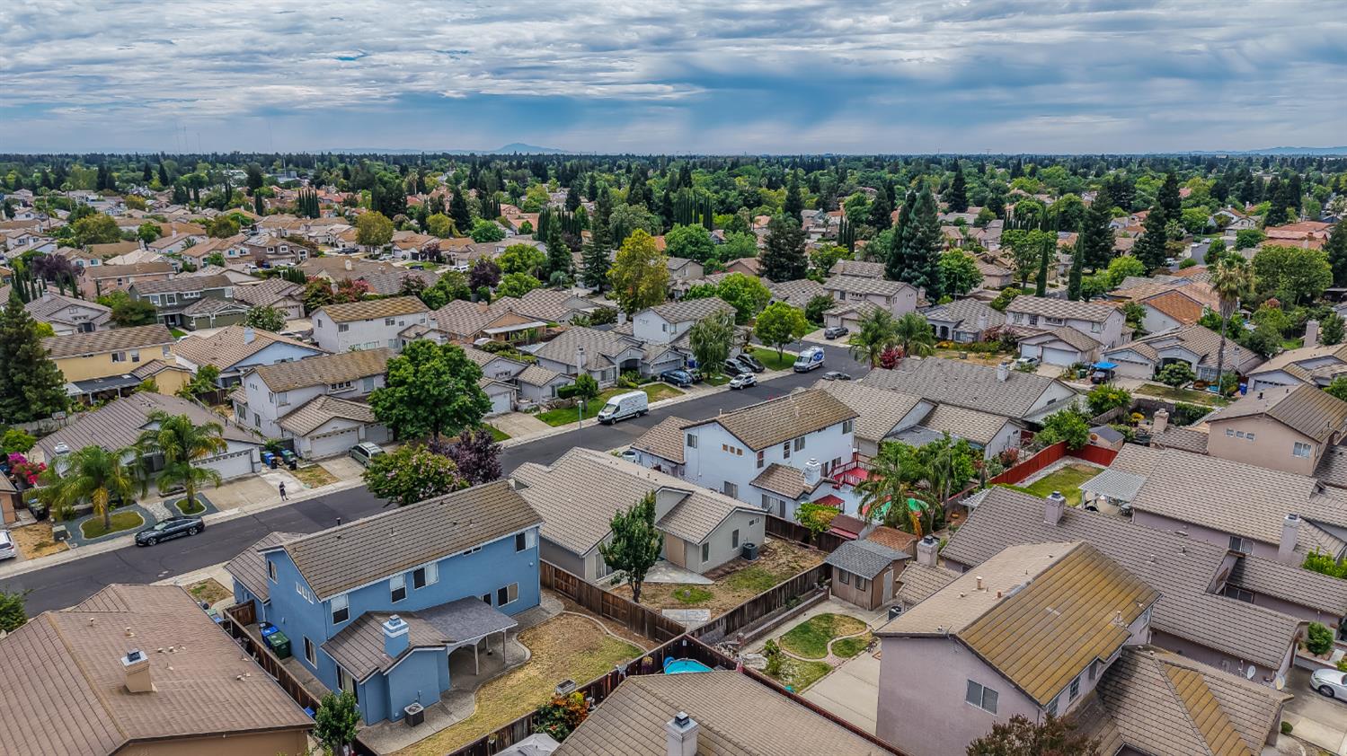 6613 Eskridge Way