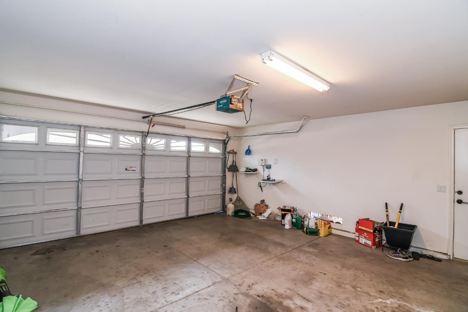 6613 Eskridge Way