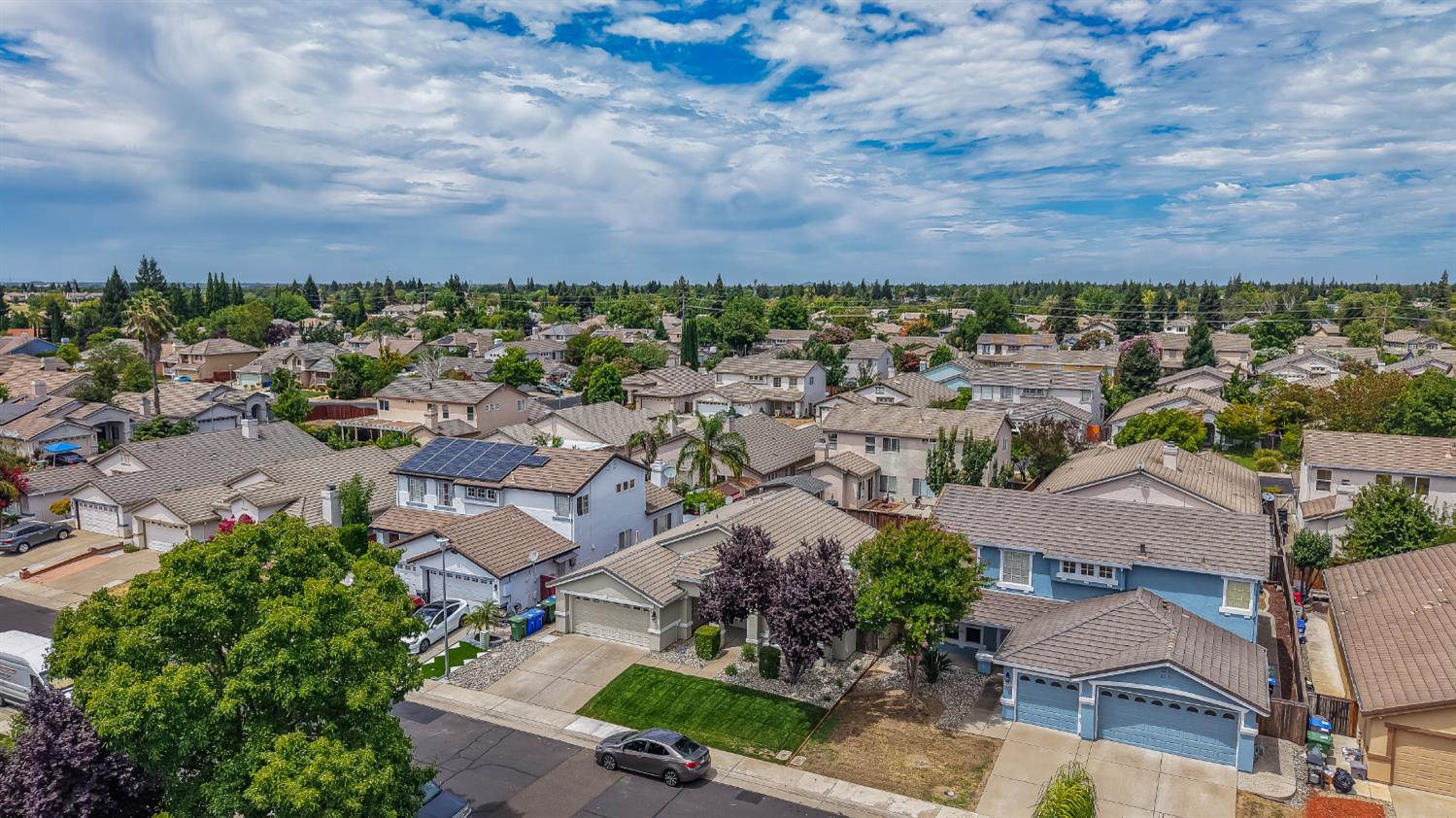 6613 Eskridge Way