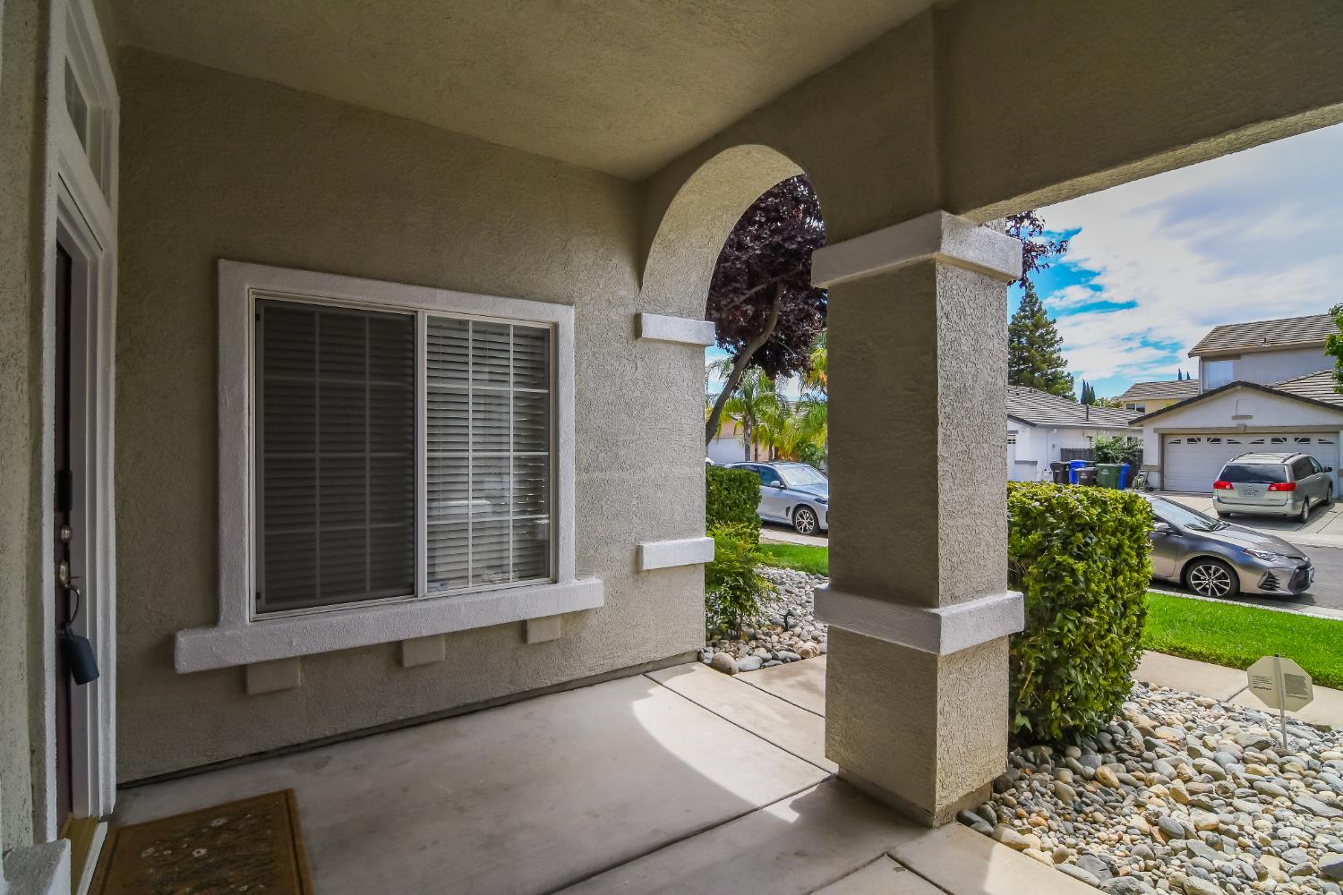 6613 Eskridge Way