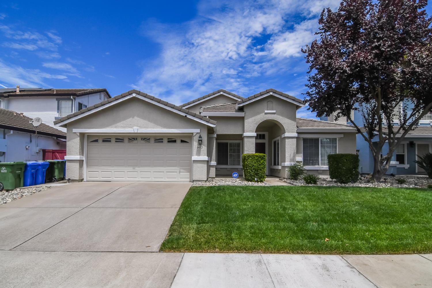 6613 Eskridge Way