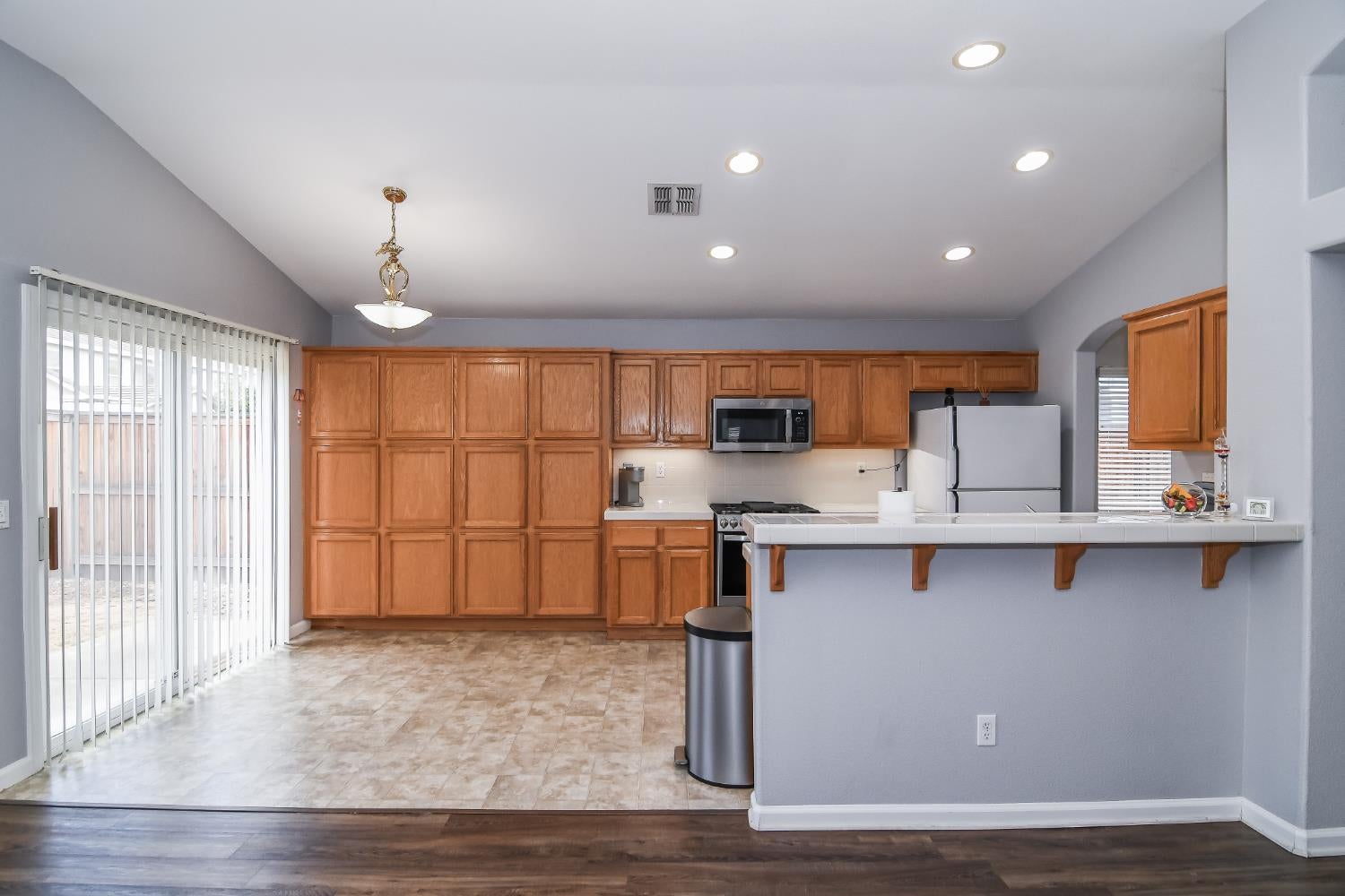 6613 Eskridge Way