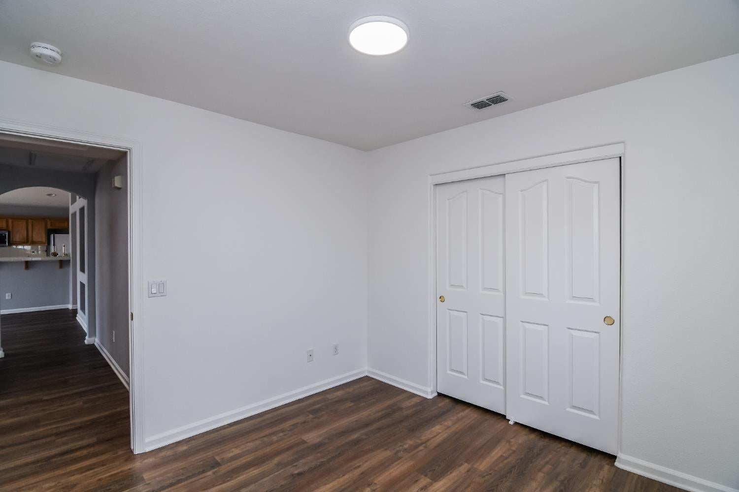6613 Eskridge Way
