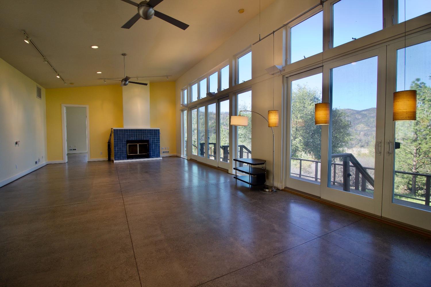 575 Middlefork Lane