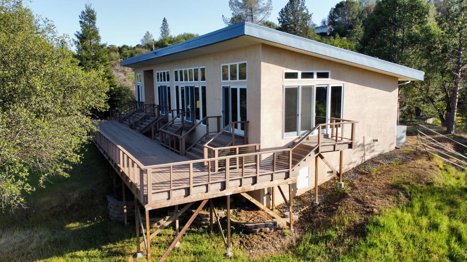 575 Middlefork Lane
