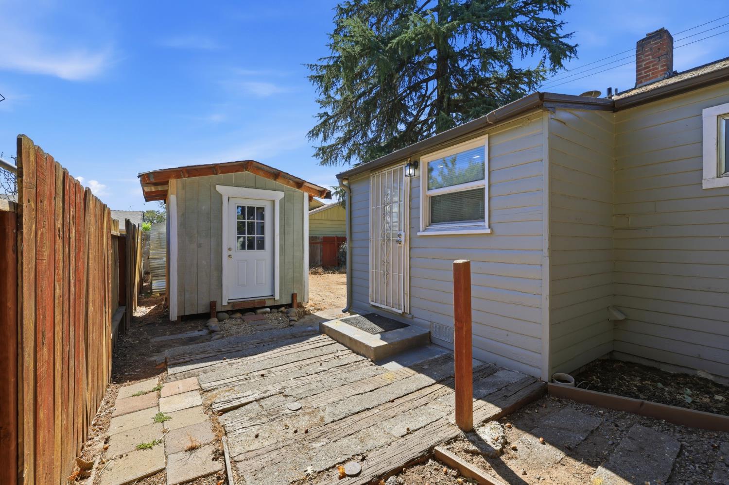 2237 Conifer Way