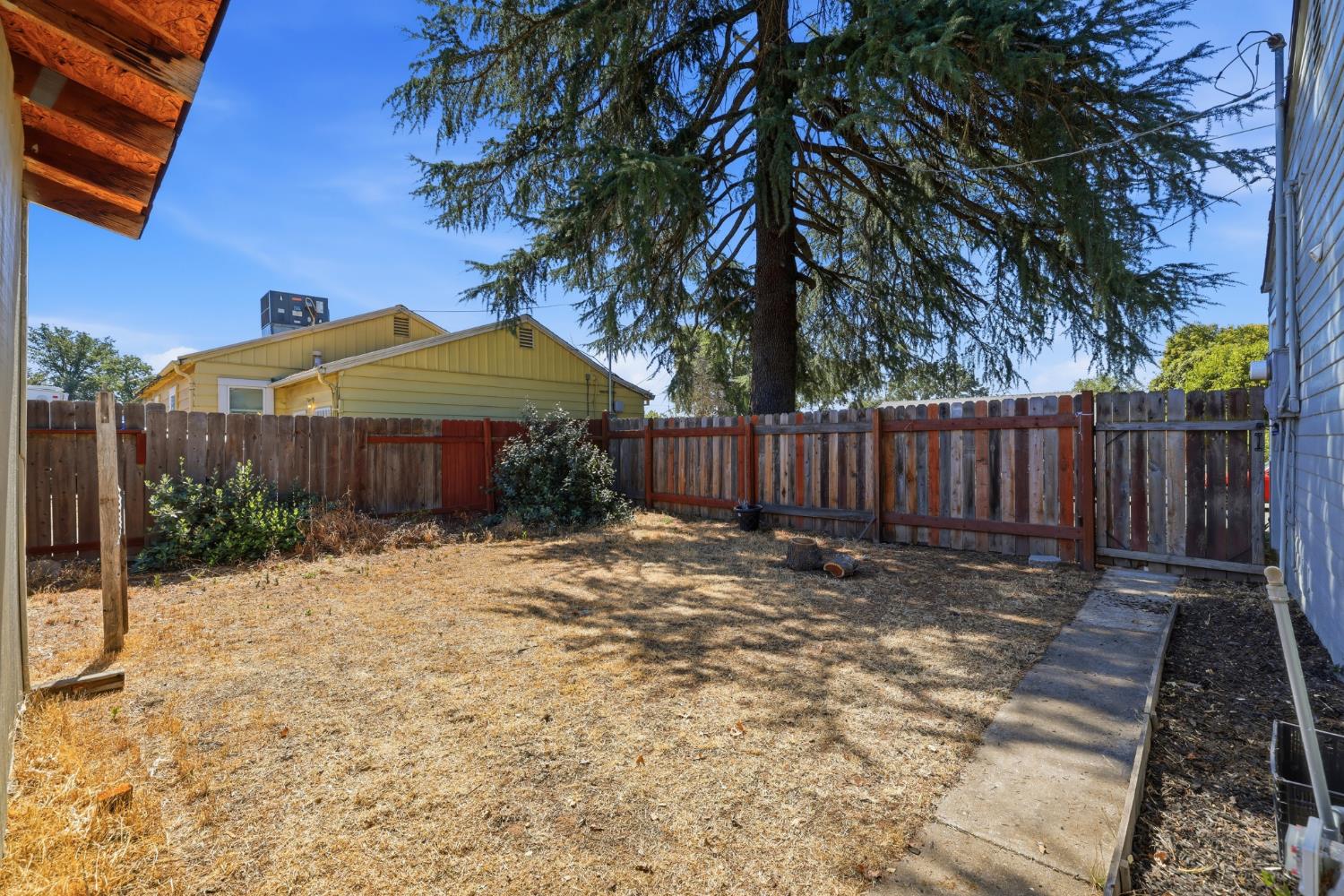 2237 Conifer Way