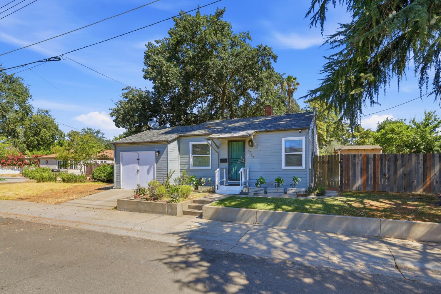 2237 Conifer Way