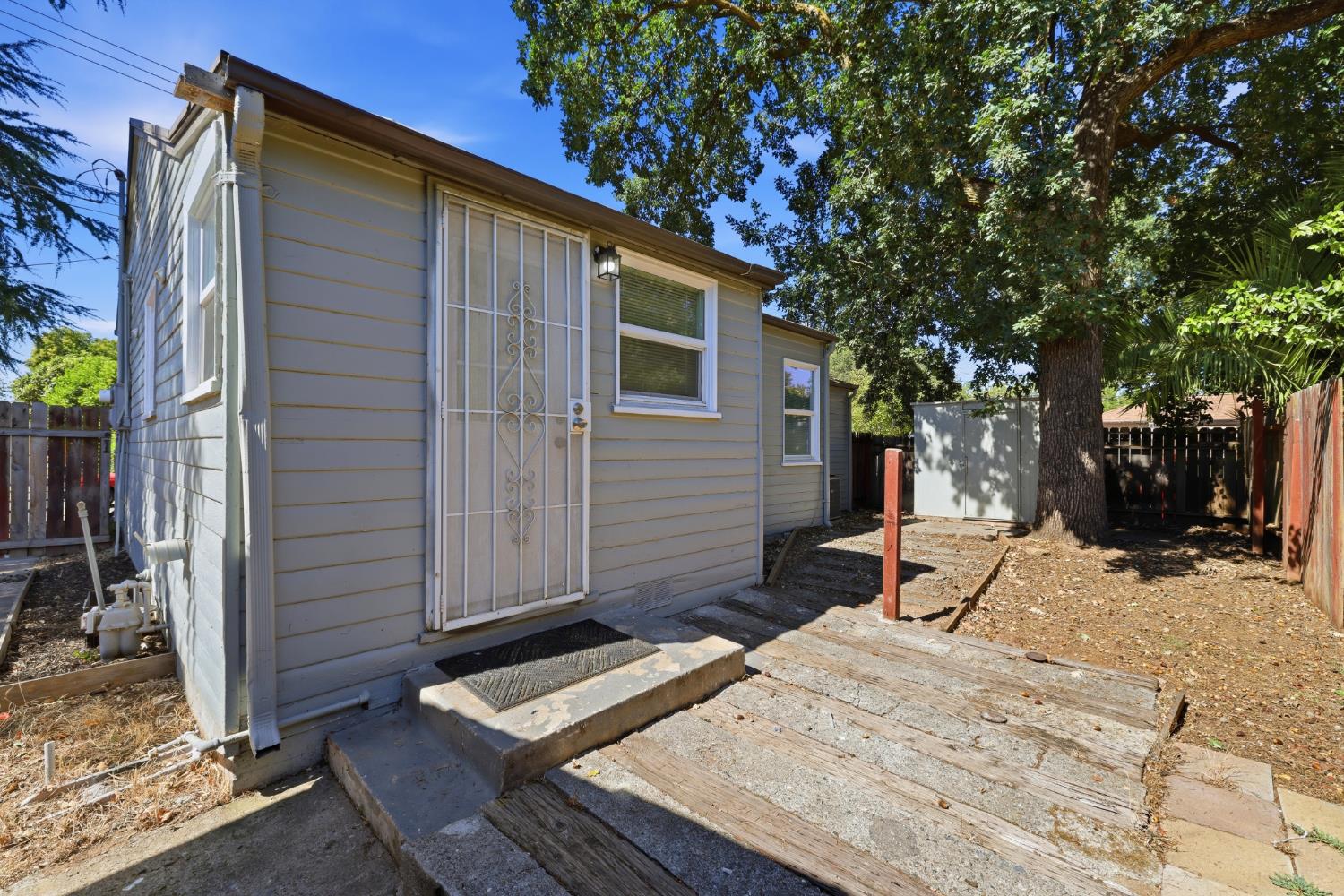 2237 Conifer Way