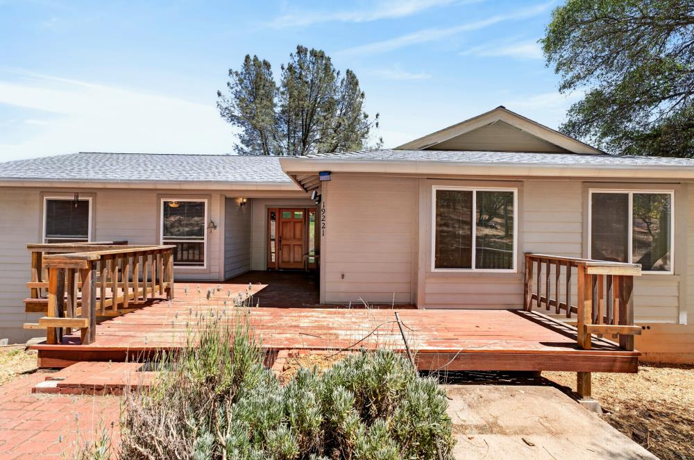19221 Wolf Creek Road