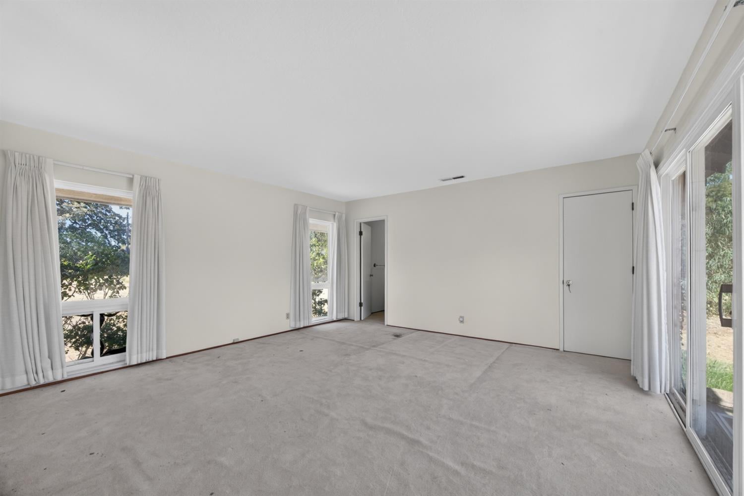 1851 LA PLAYA Way
