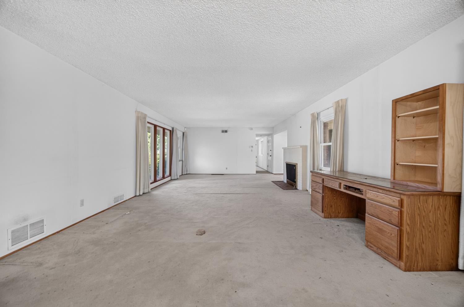 1851 LA PLAYA Way