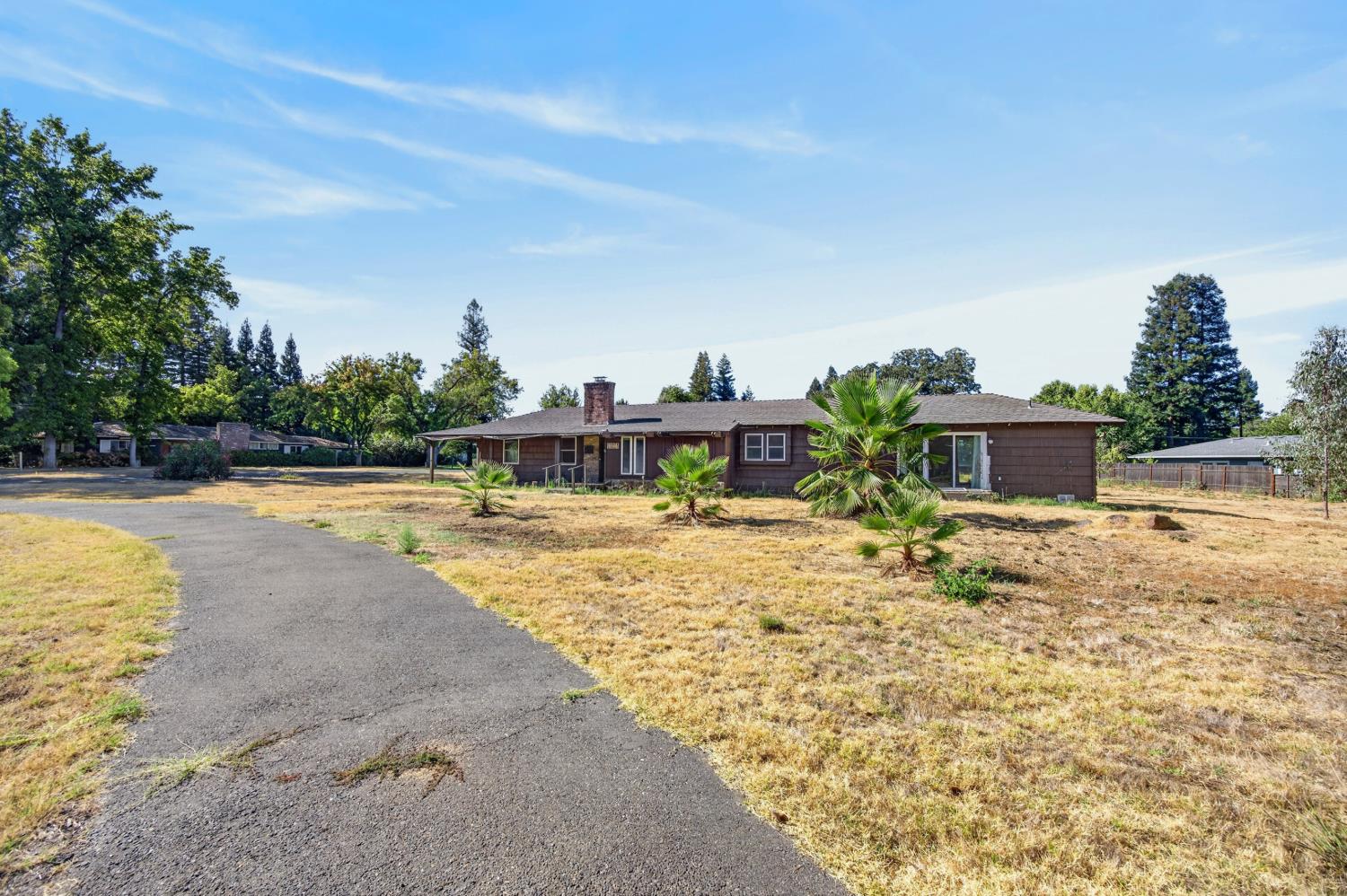 1851 LA PLAYA Way