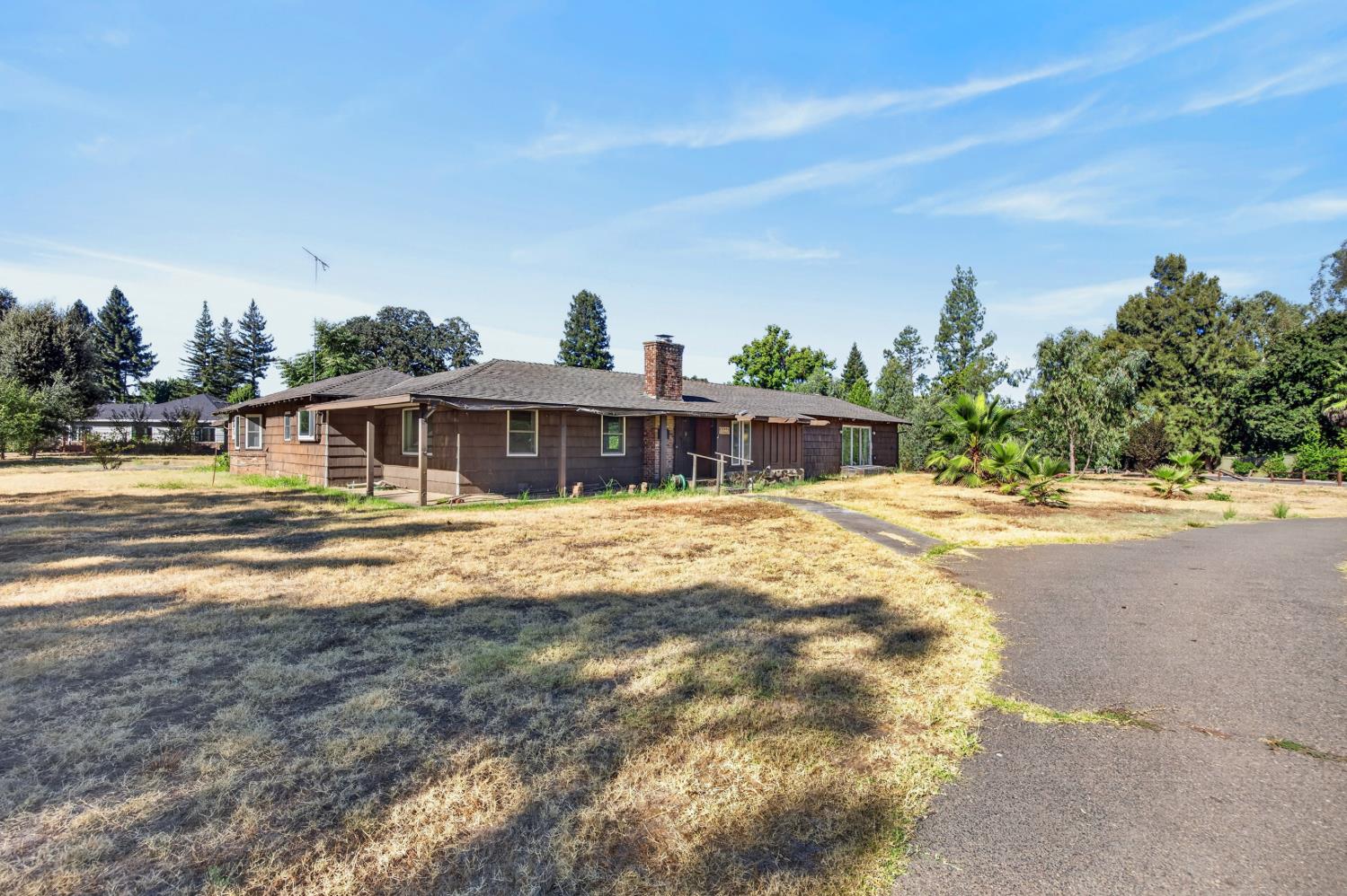 1851 LA PLAYA Way