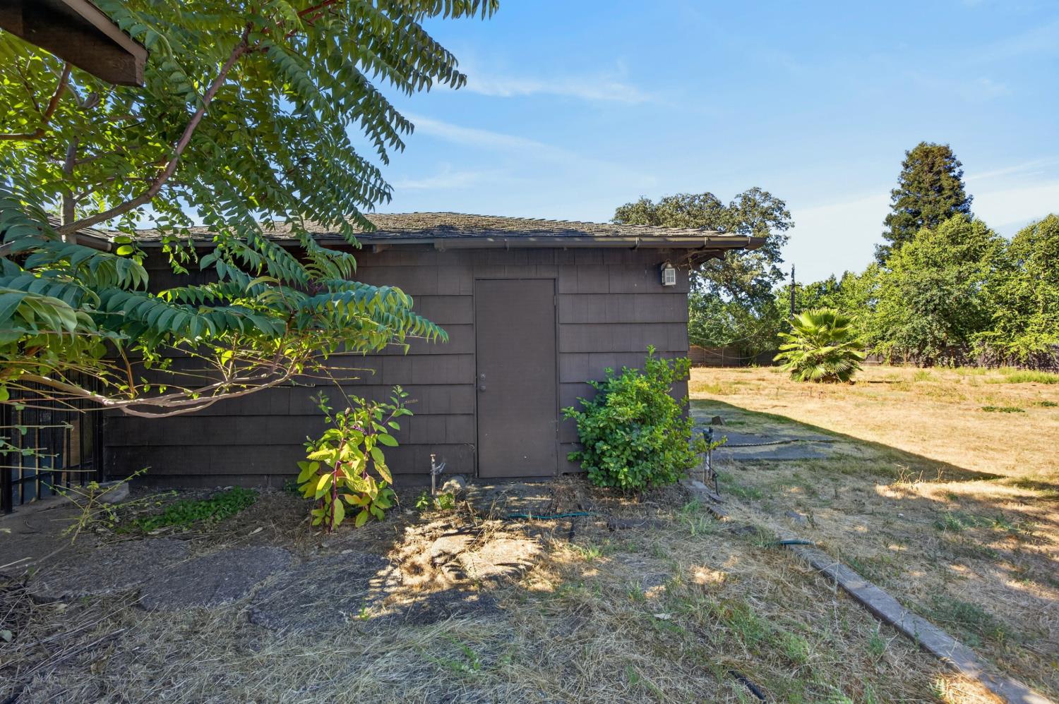 1851 LA PLAYA Way
