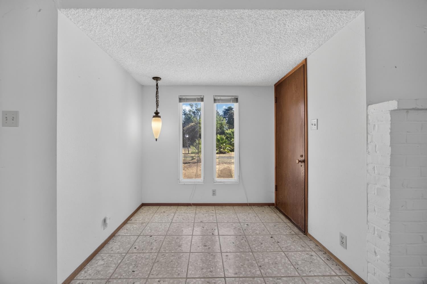 1851 LA PLAYA Way