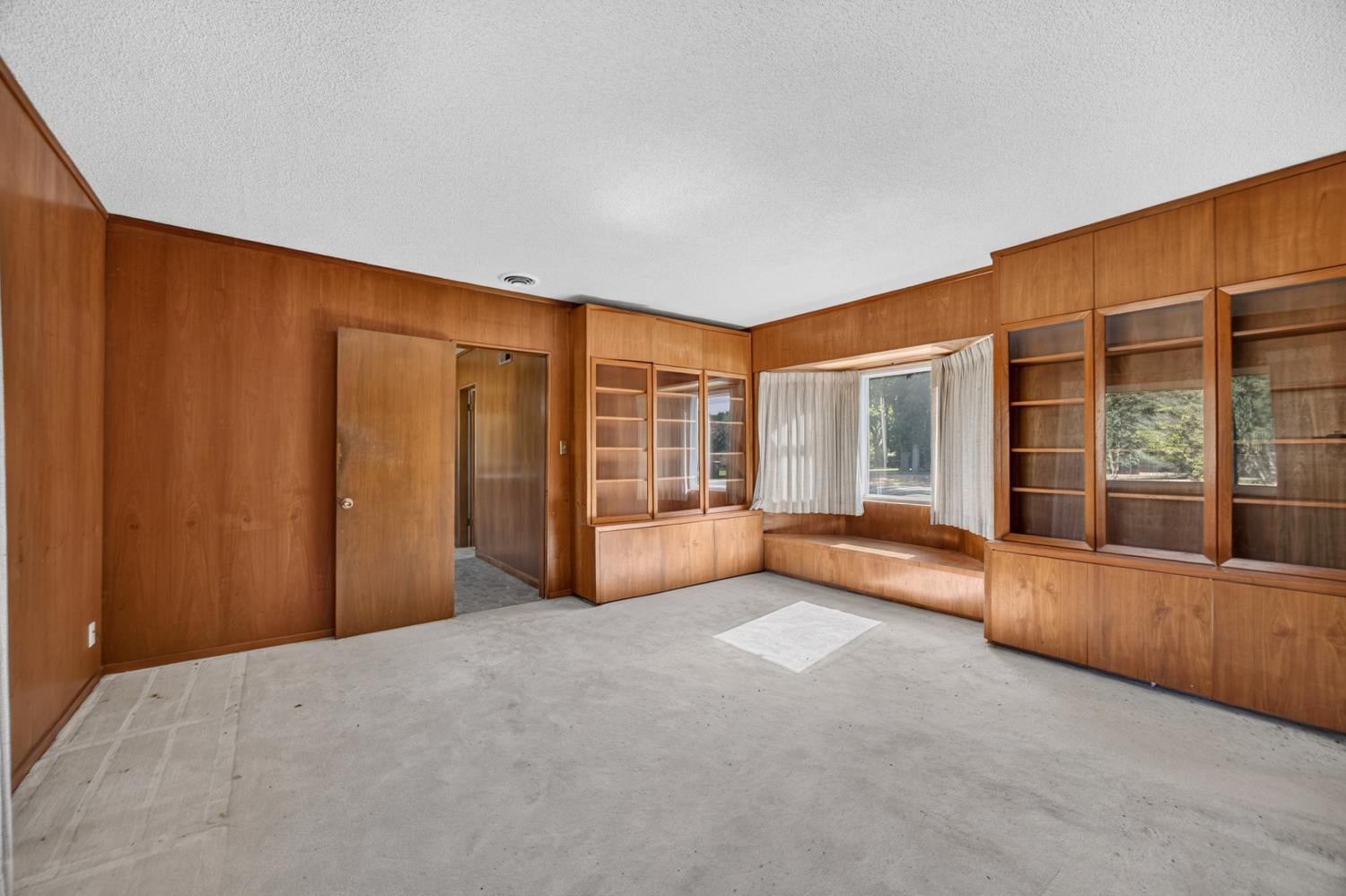1851 LA PLAYA Way