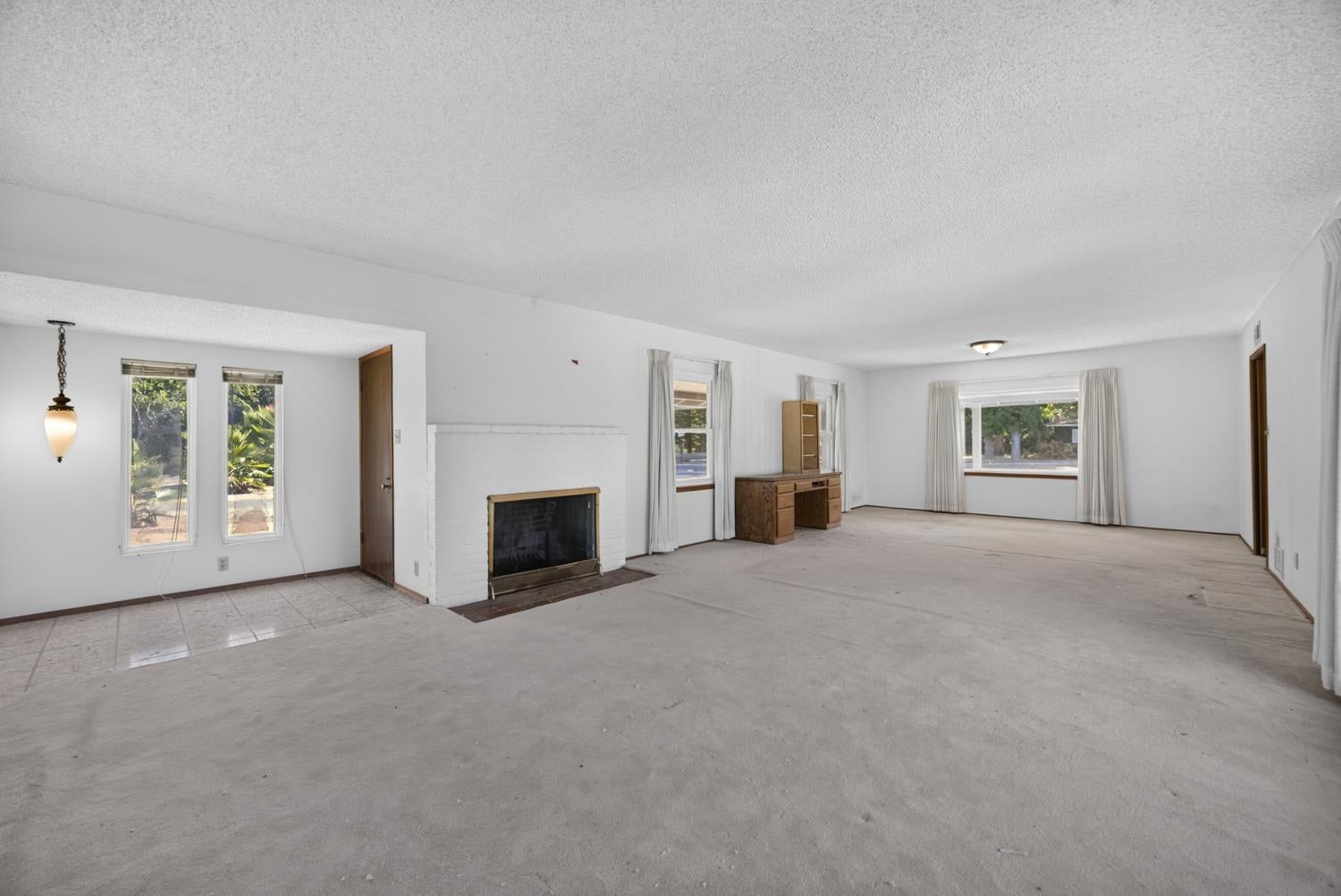 1851 LA PLAYA Way