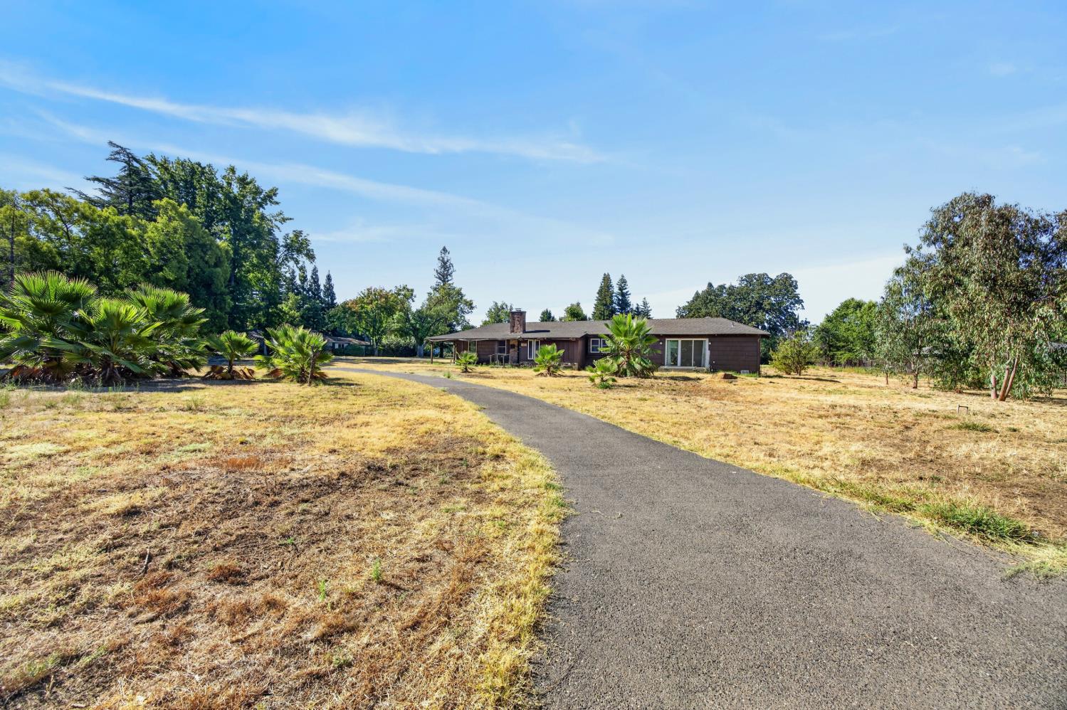 1851 LA PLAYA Way