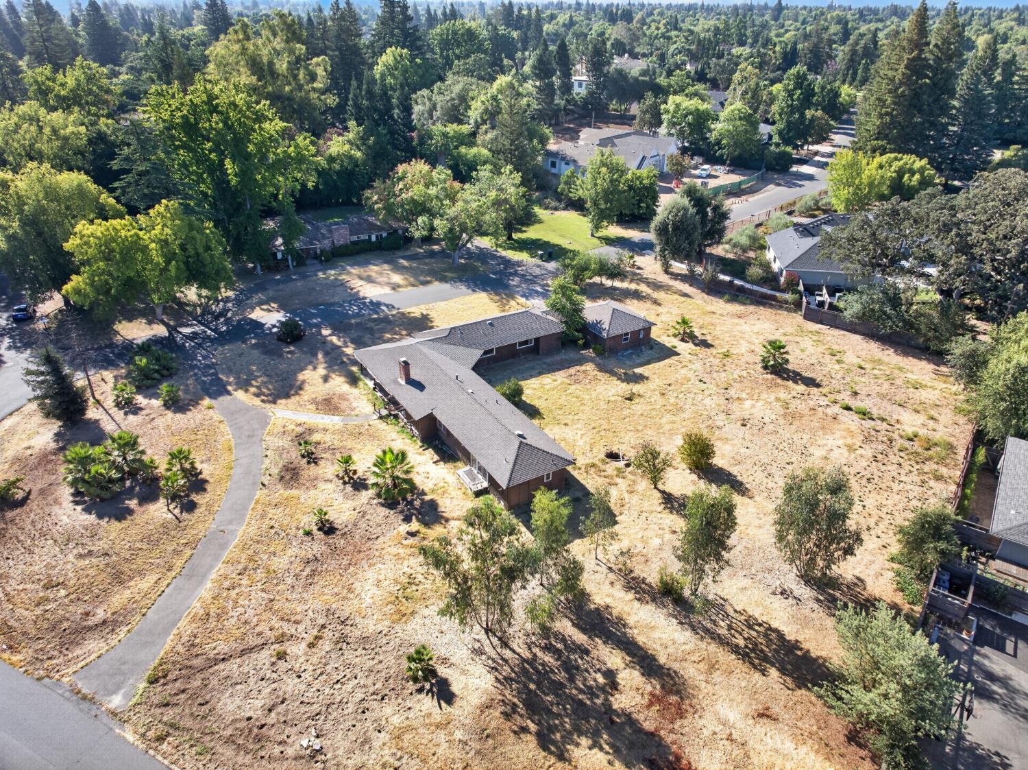 1851 LA PLAYA Way