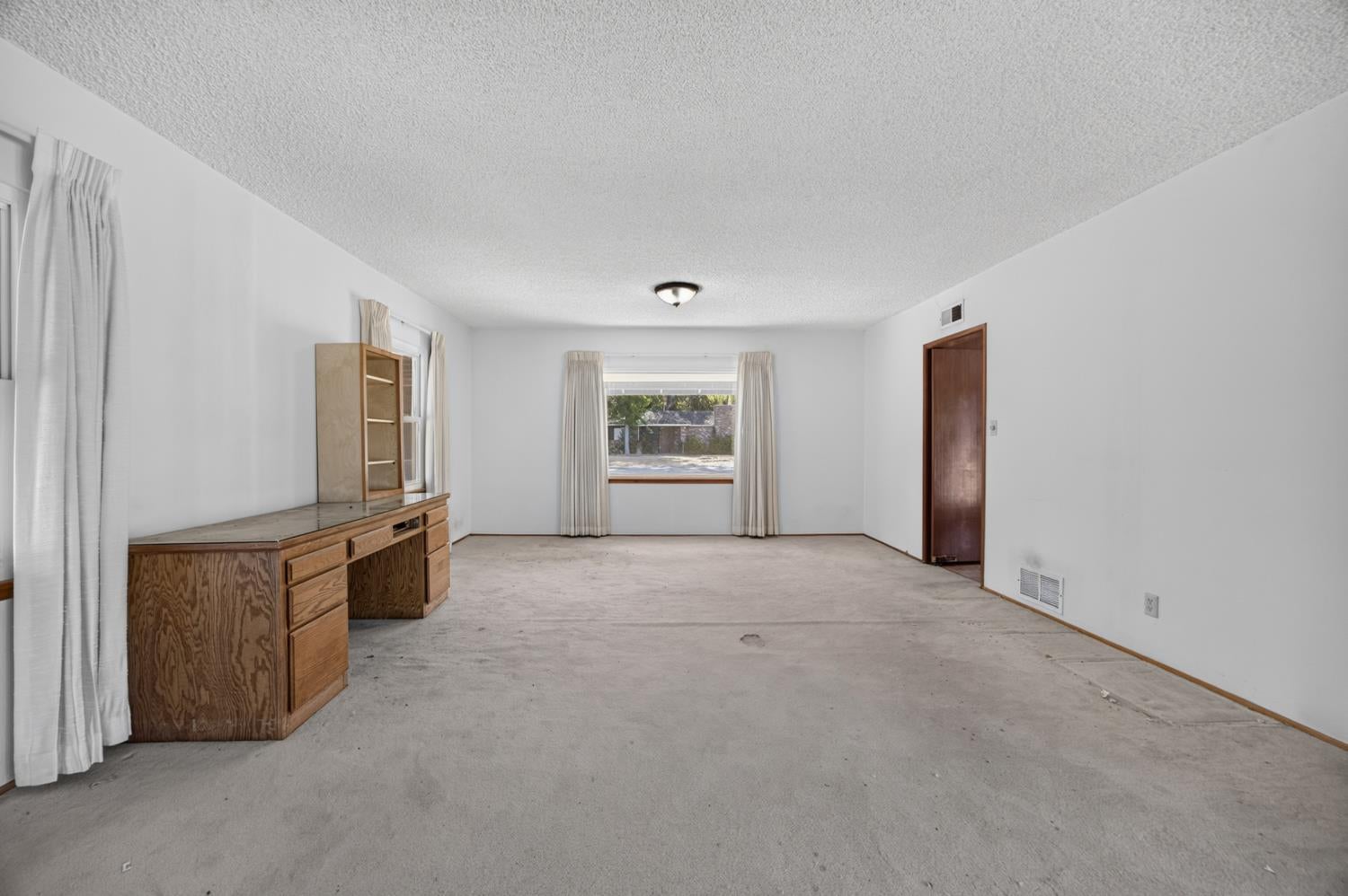 1851 LA PLAYA Way