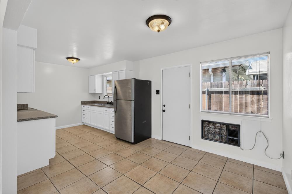 2012 Harris Avenue