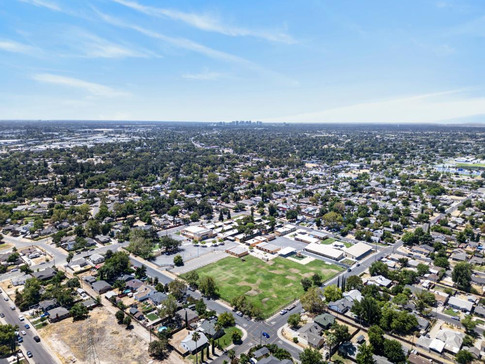 2012 Harris Avenue