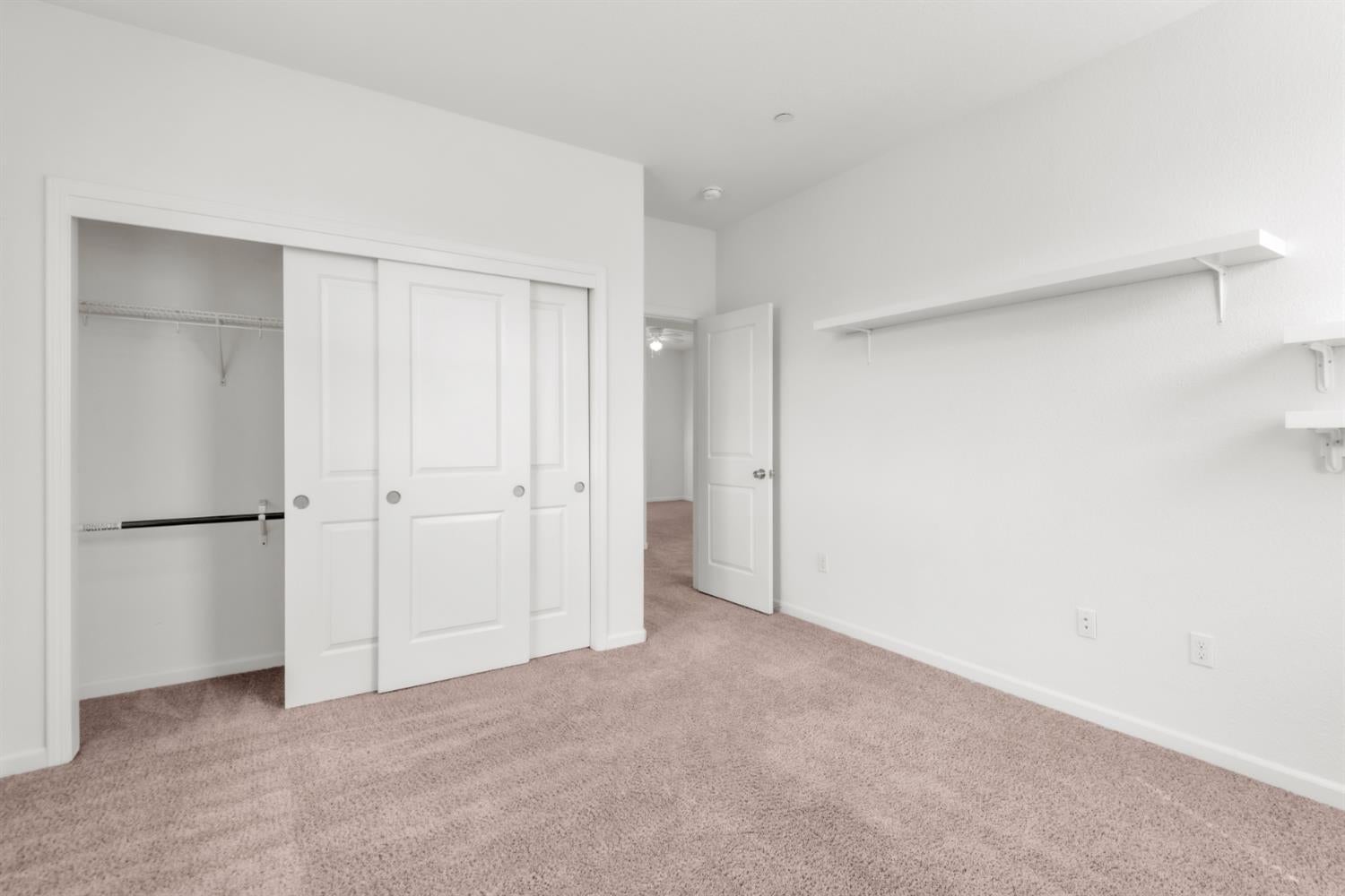 8421 Vila Gale Way