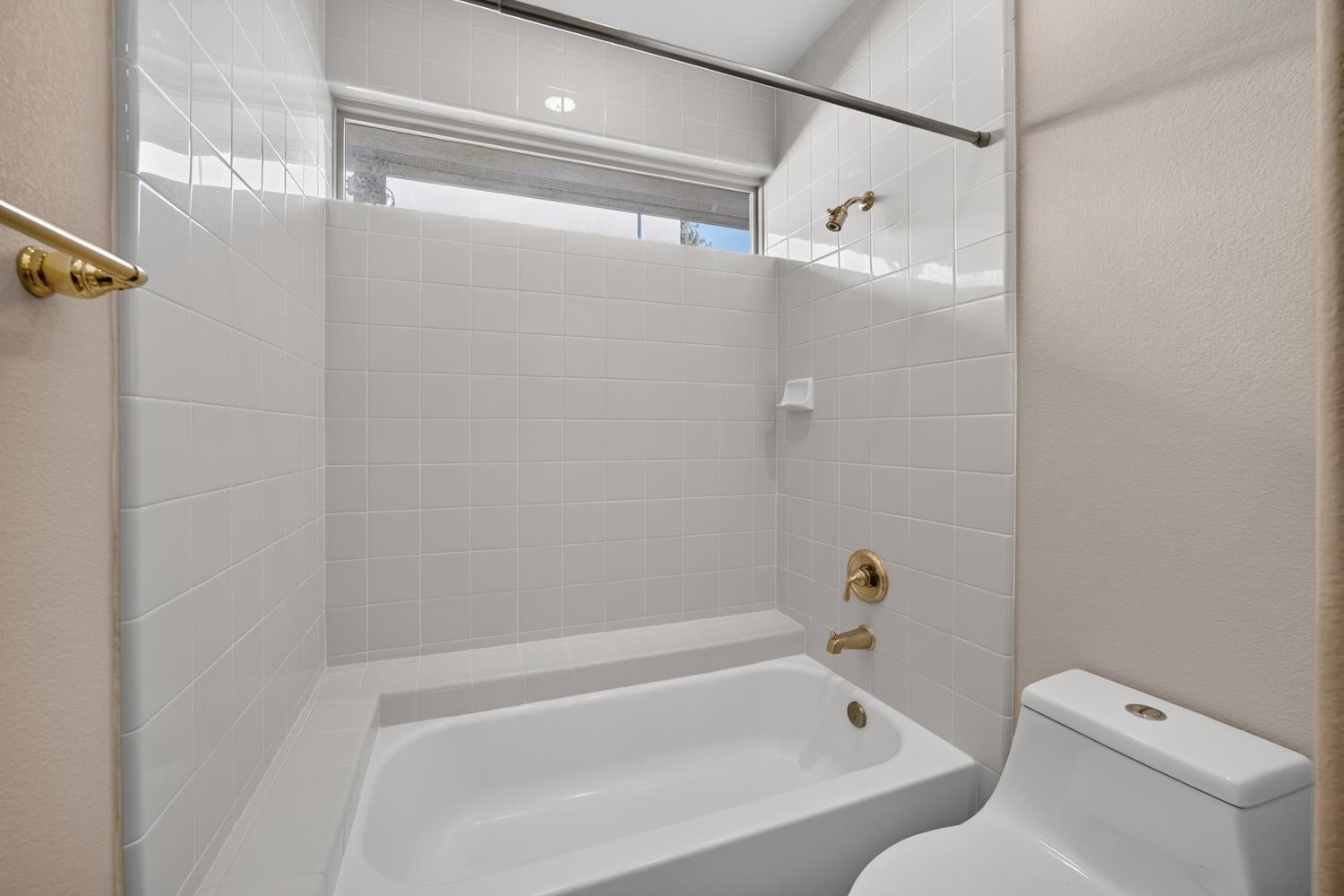 9596 Golf Course Lane