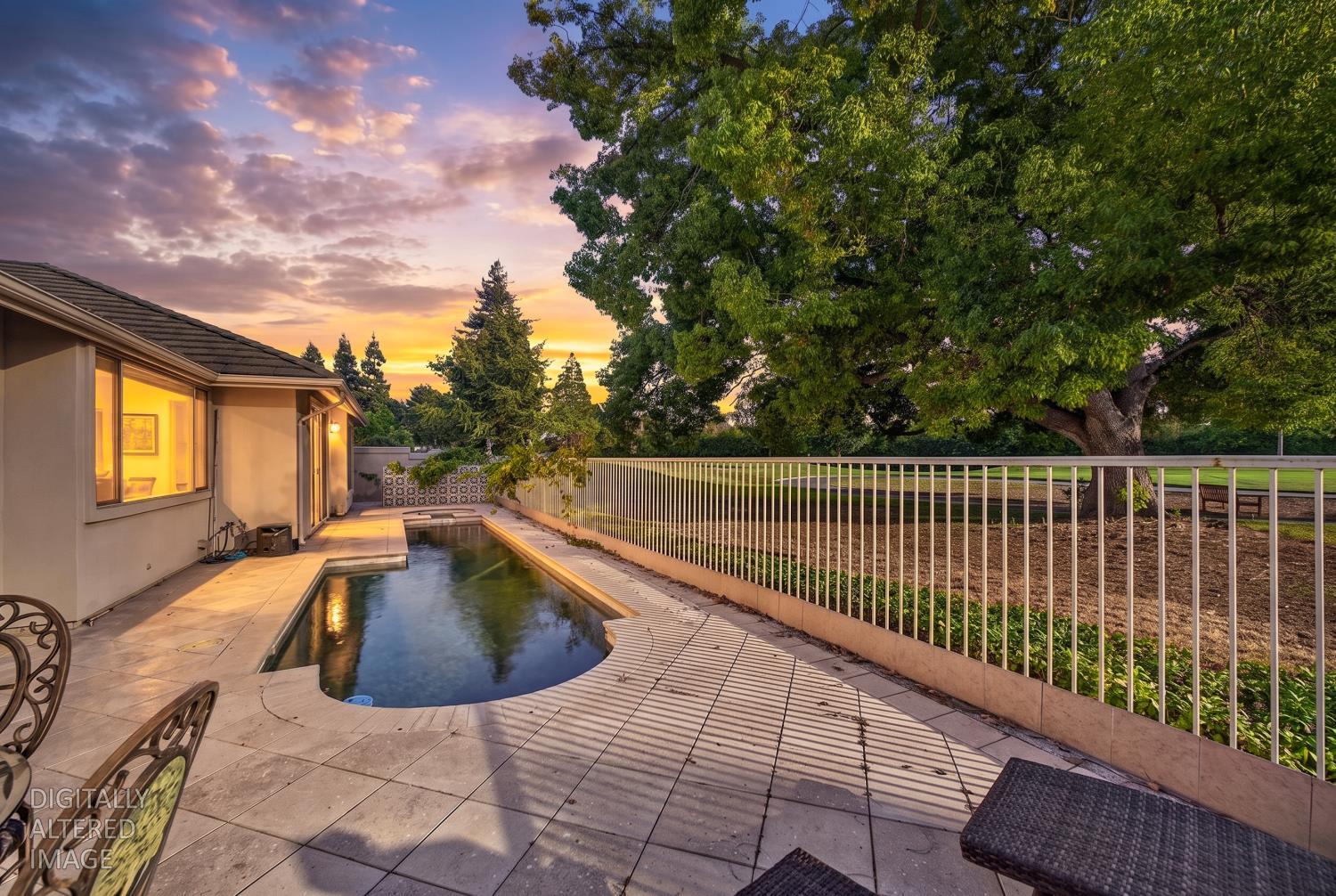 9596 Golf Course Lane