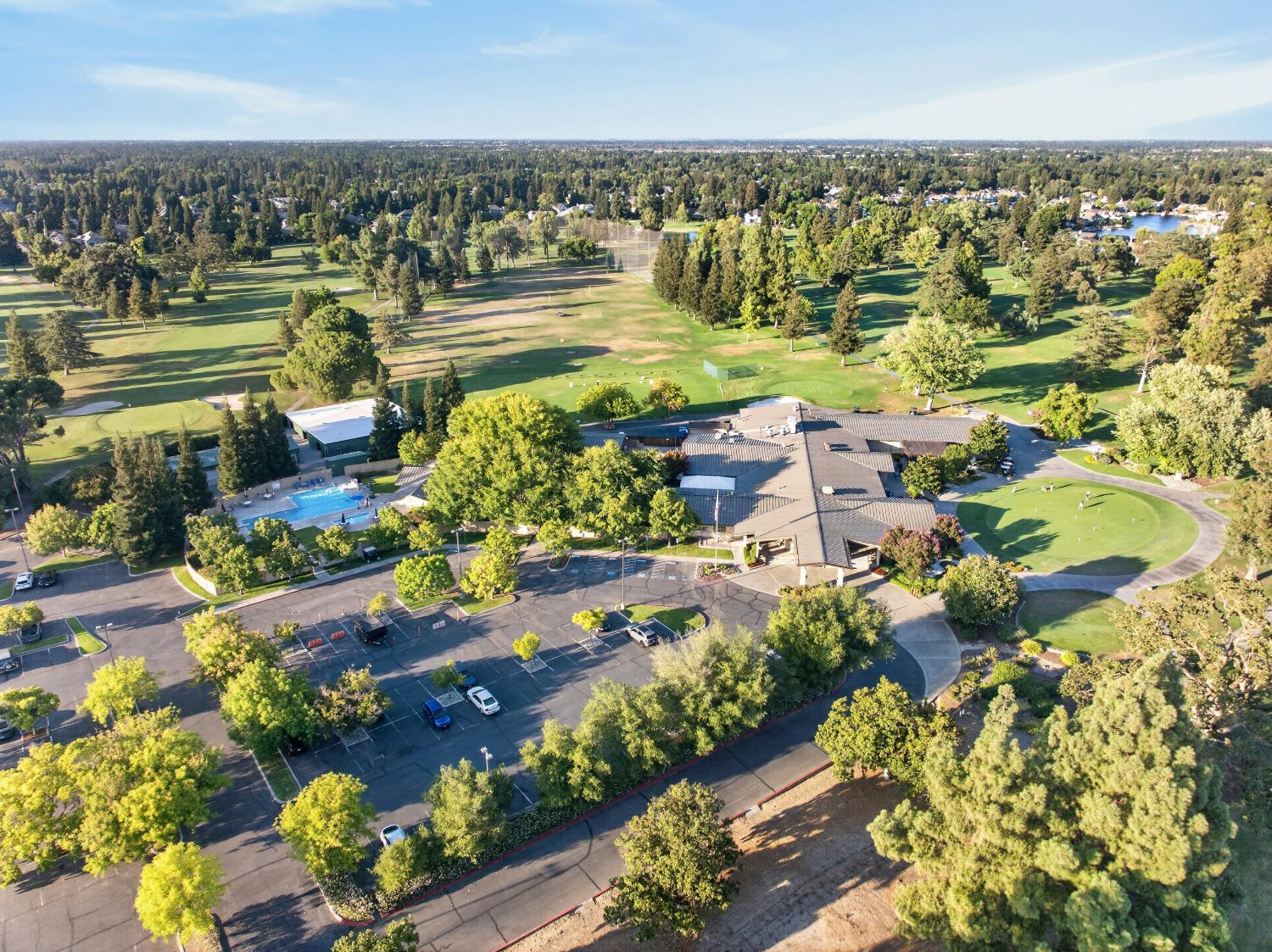 9596 Golf Course Lane