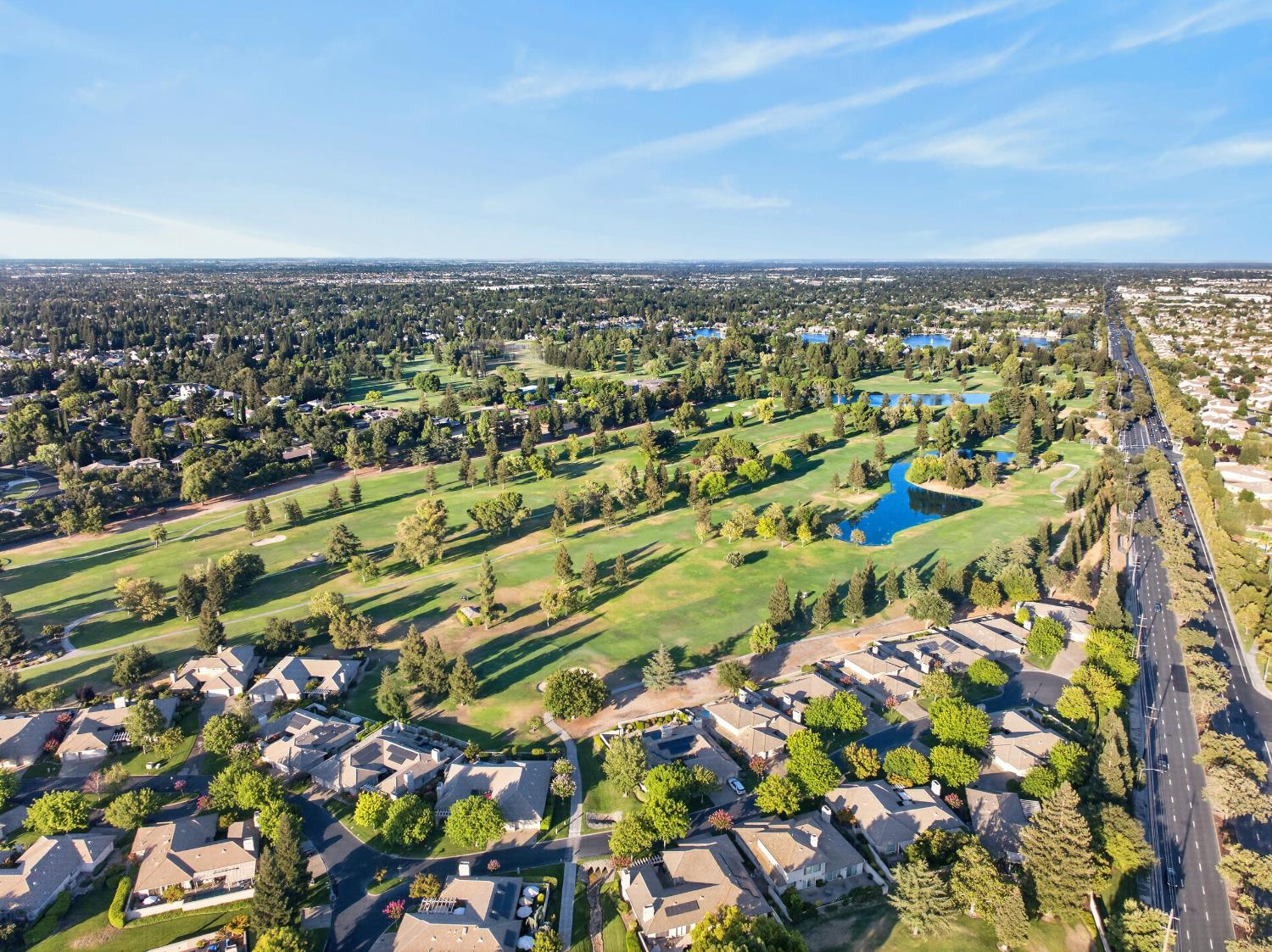 9596 Golf Course Lane