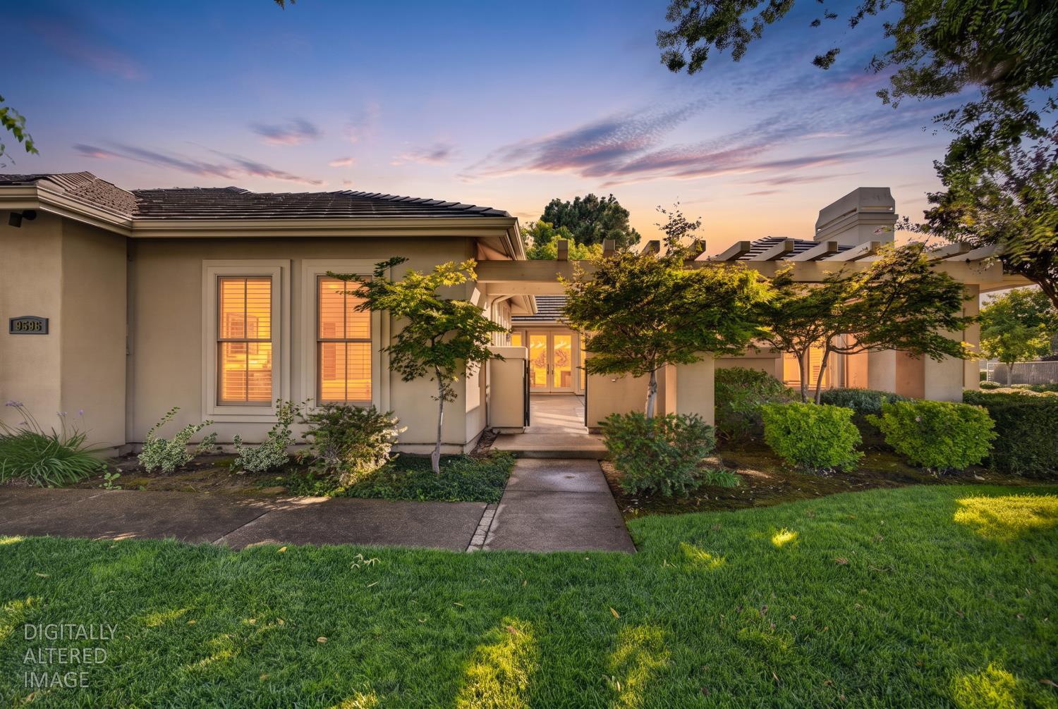 9596 Golf Course Lane