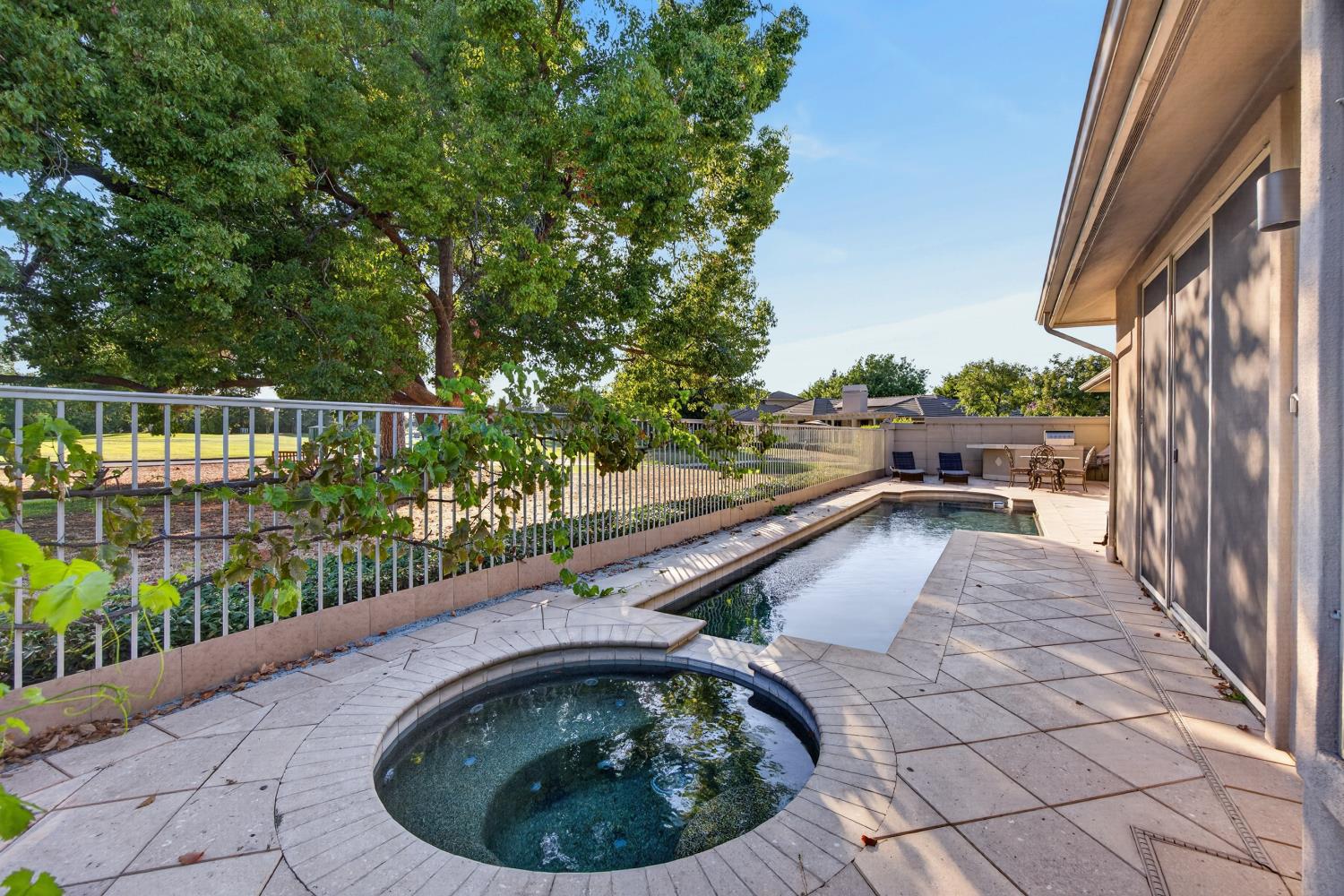 9596 Golf Course Lane