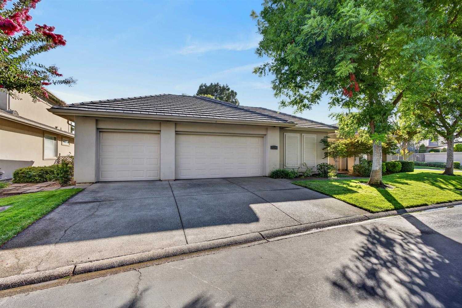 9596 Golf Course Lane